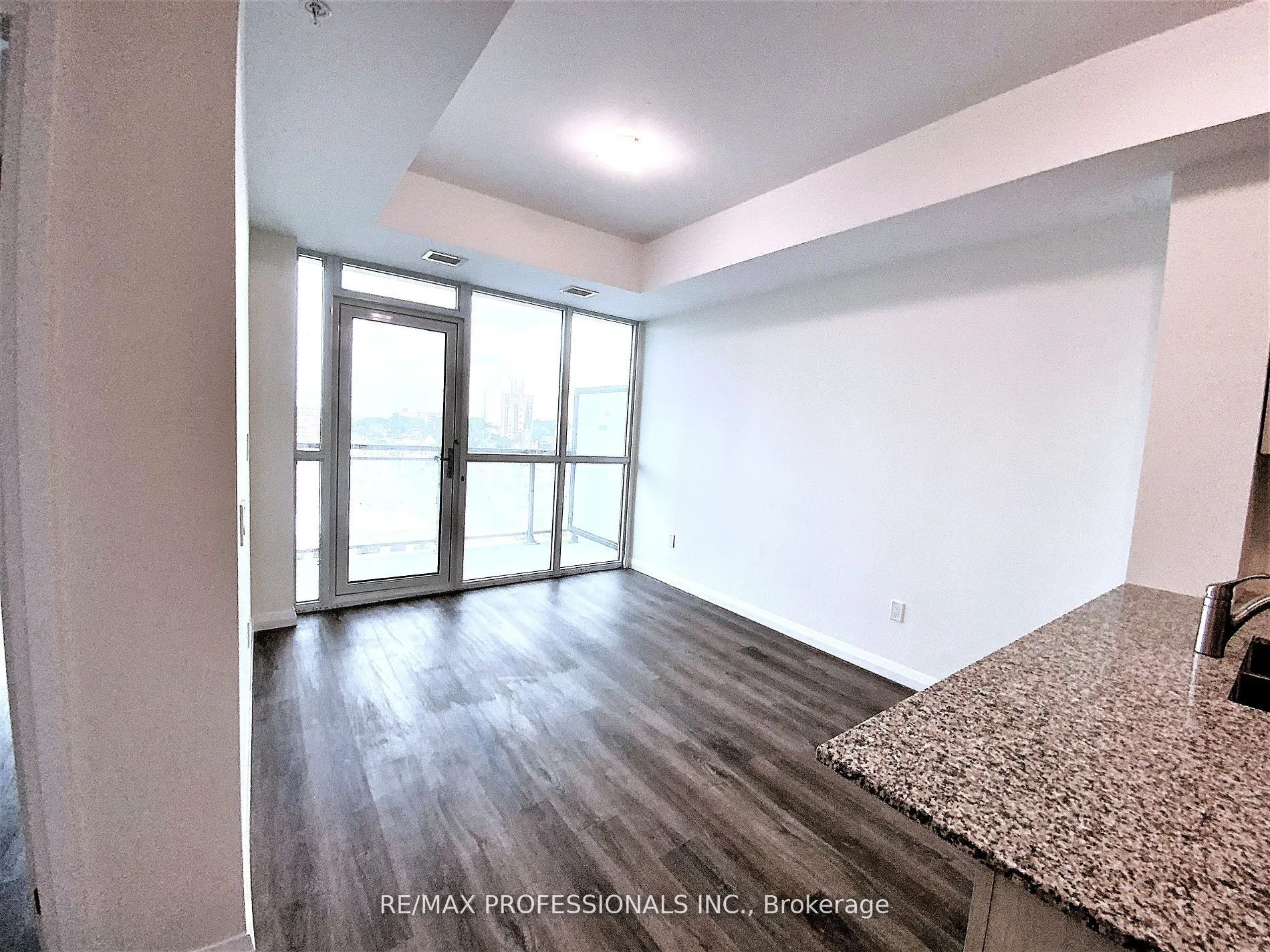 60 Charles Street W, #903