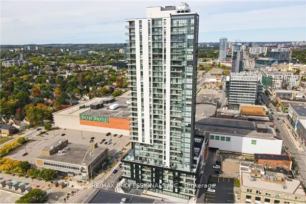 60 Charles Street W, #903