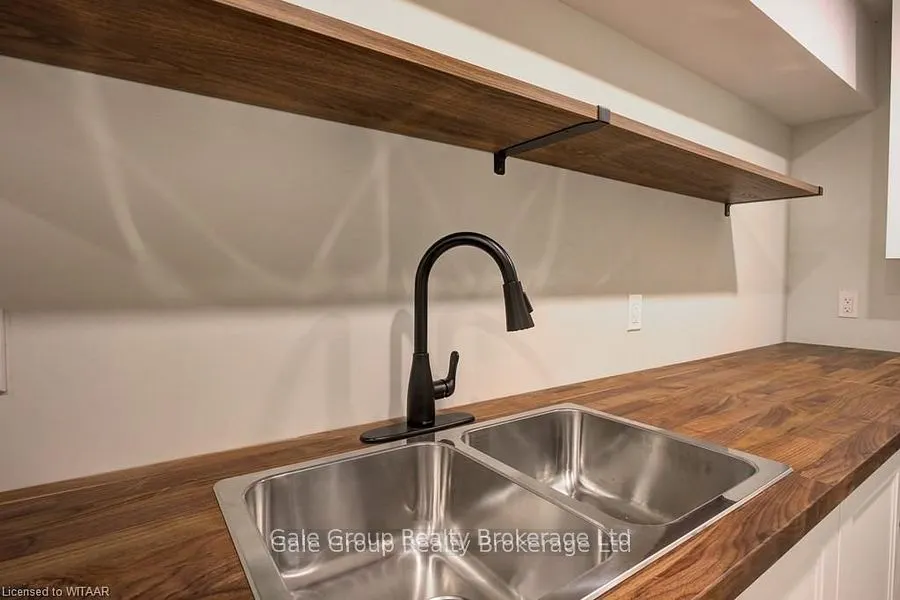 246 MUNNOCH Boulevard, #Basement Apartment