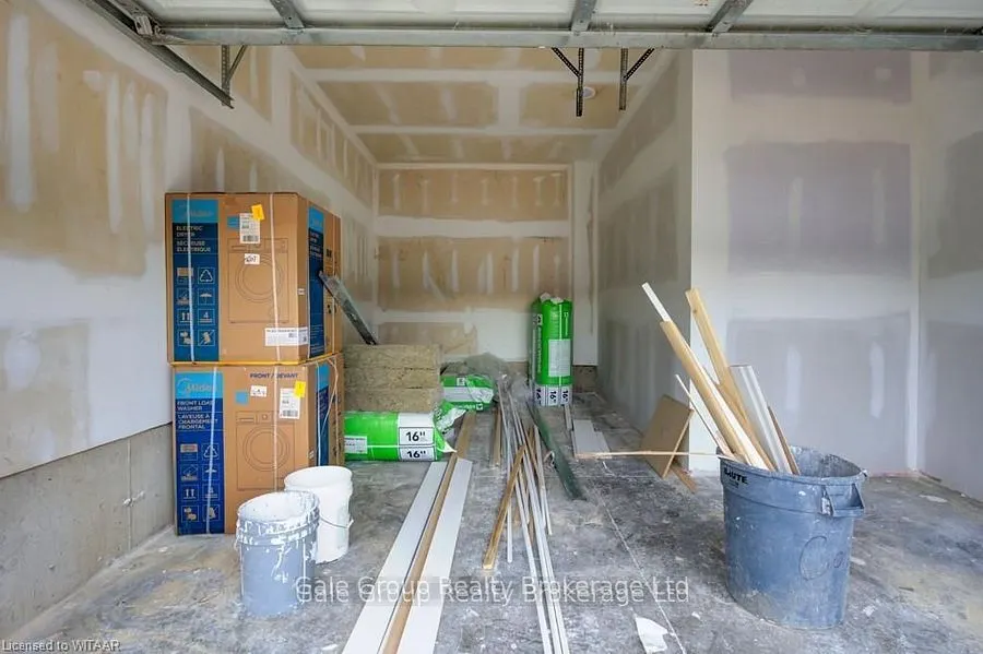 246 MUNNOCH Boulevard, #Basement Apartment