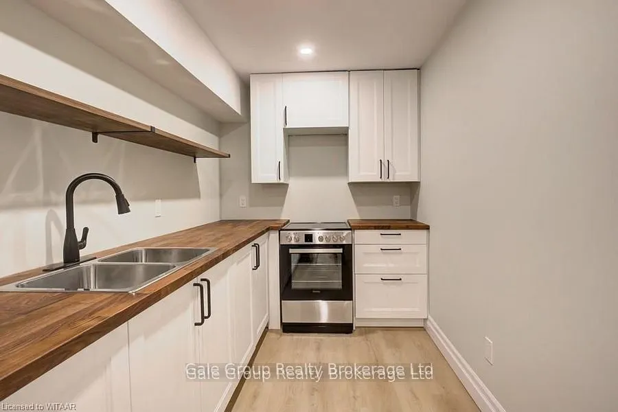 246 MUNNOCH Boulevard, #Basement Apartment