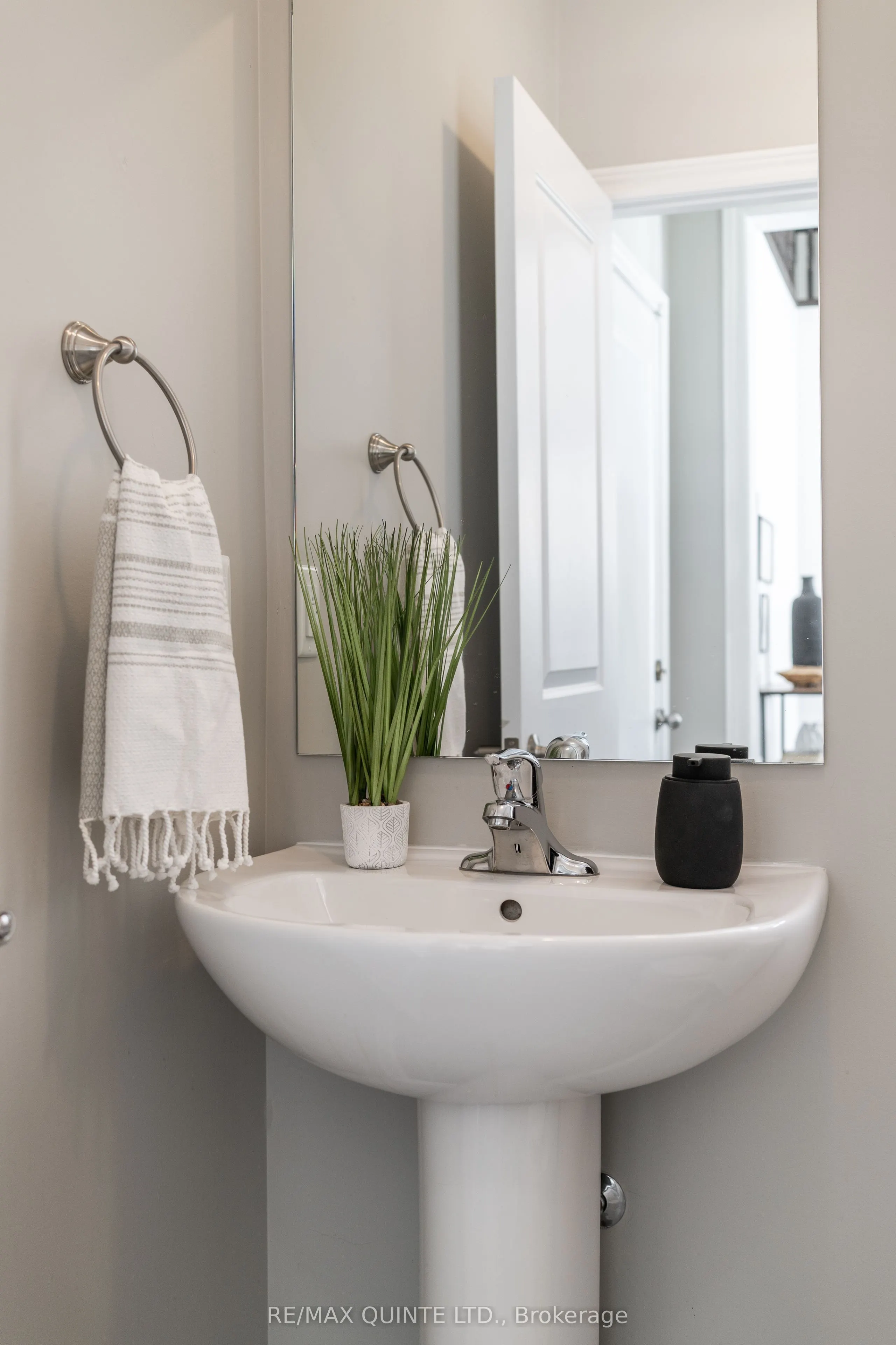 61 Summer Breeze Drive