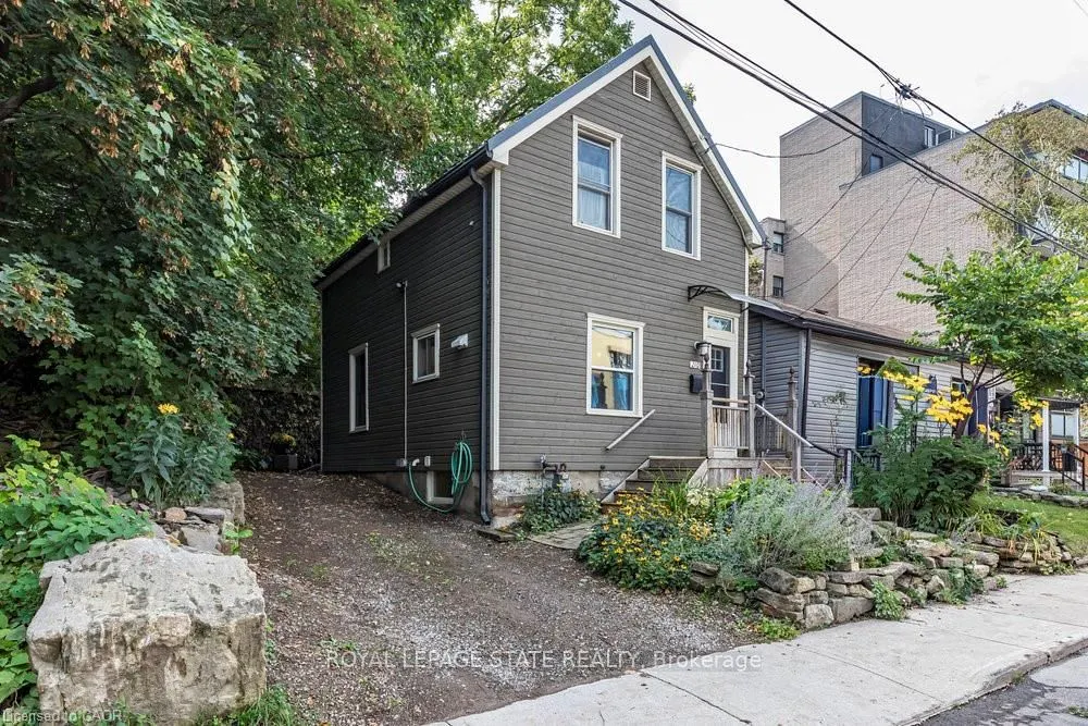 210 Charlton Avenue E