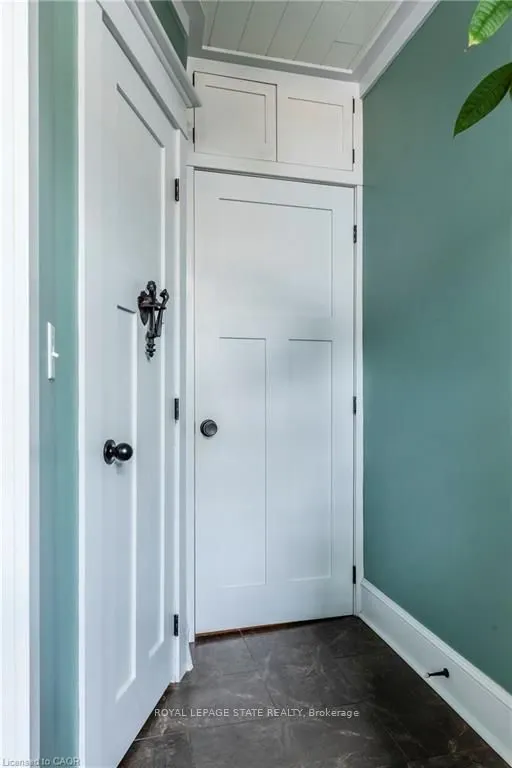 210 Charlton Avenue E