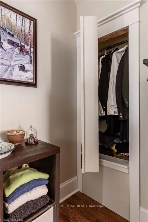 210 Charlton Avenue E