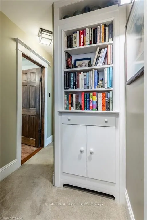 210 Charlton Avenue E