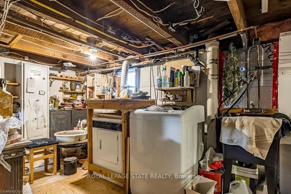 210 Charlton Avenue E