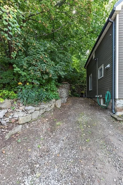 210 Charlton Avenue E