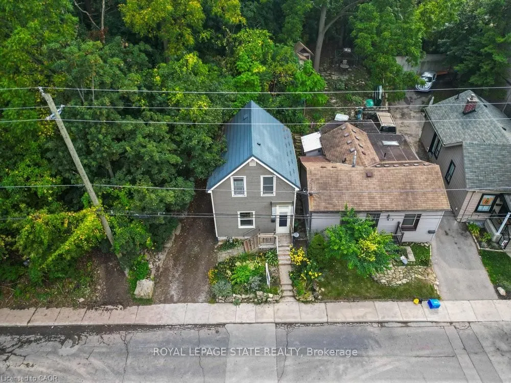 210 Charlton Avenue E