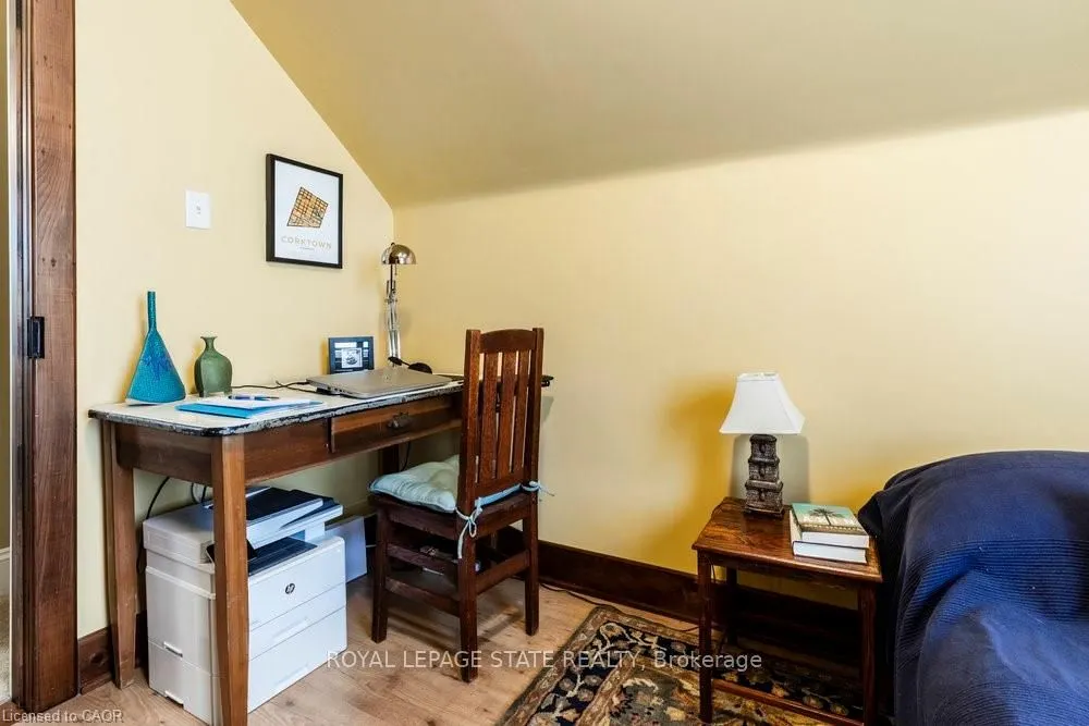 210 Charlton Avenue E