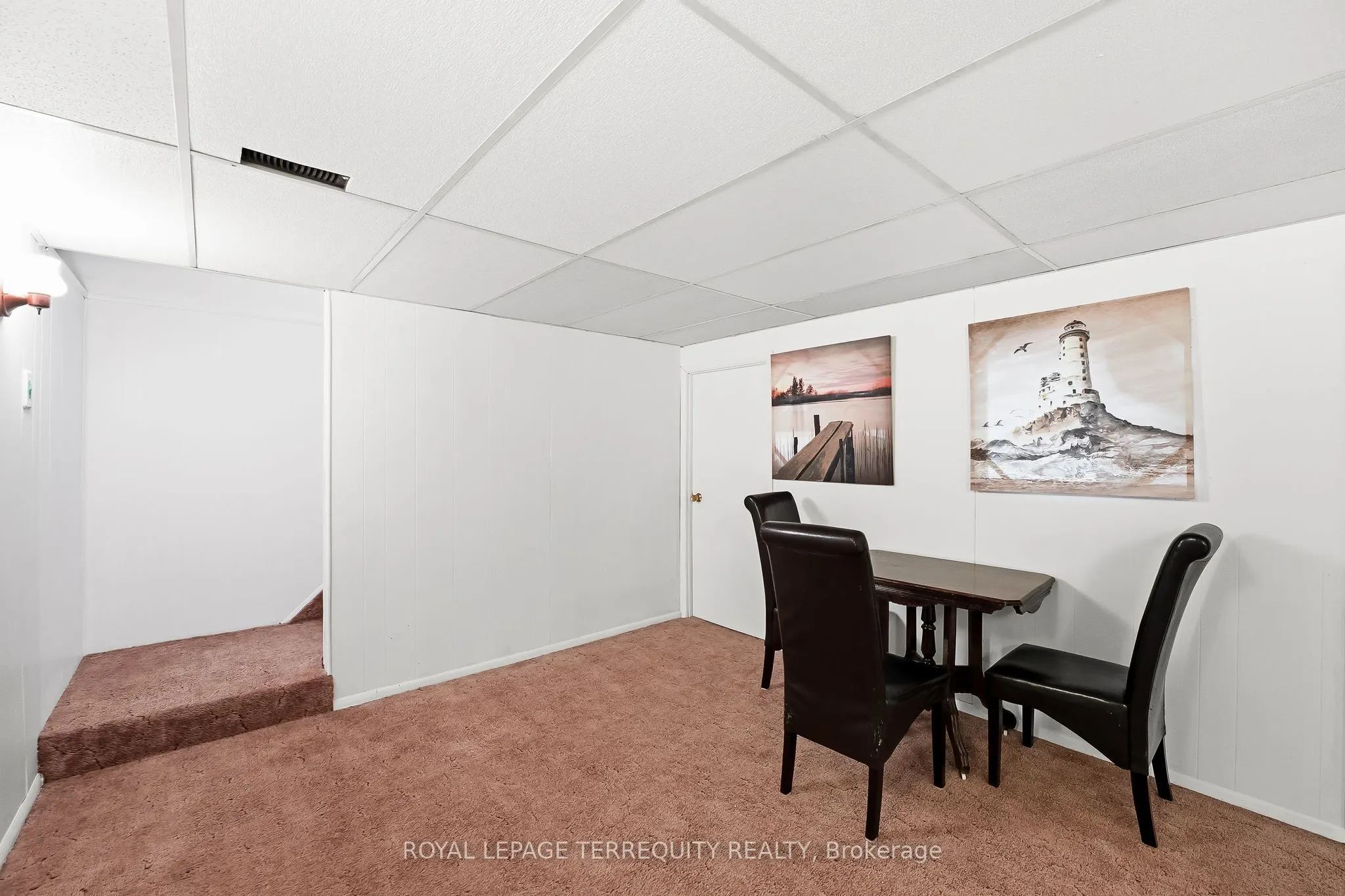 652 Spragge Crescent