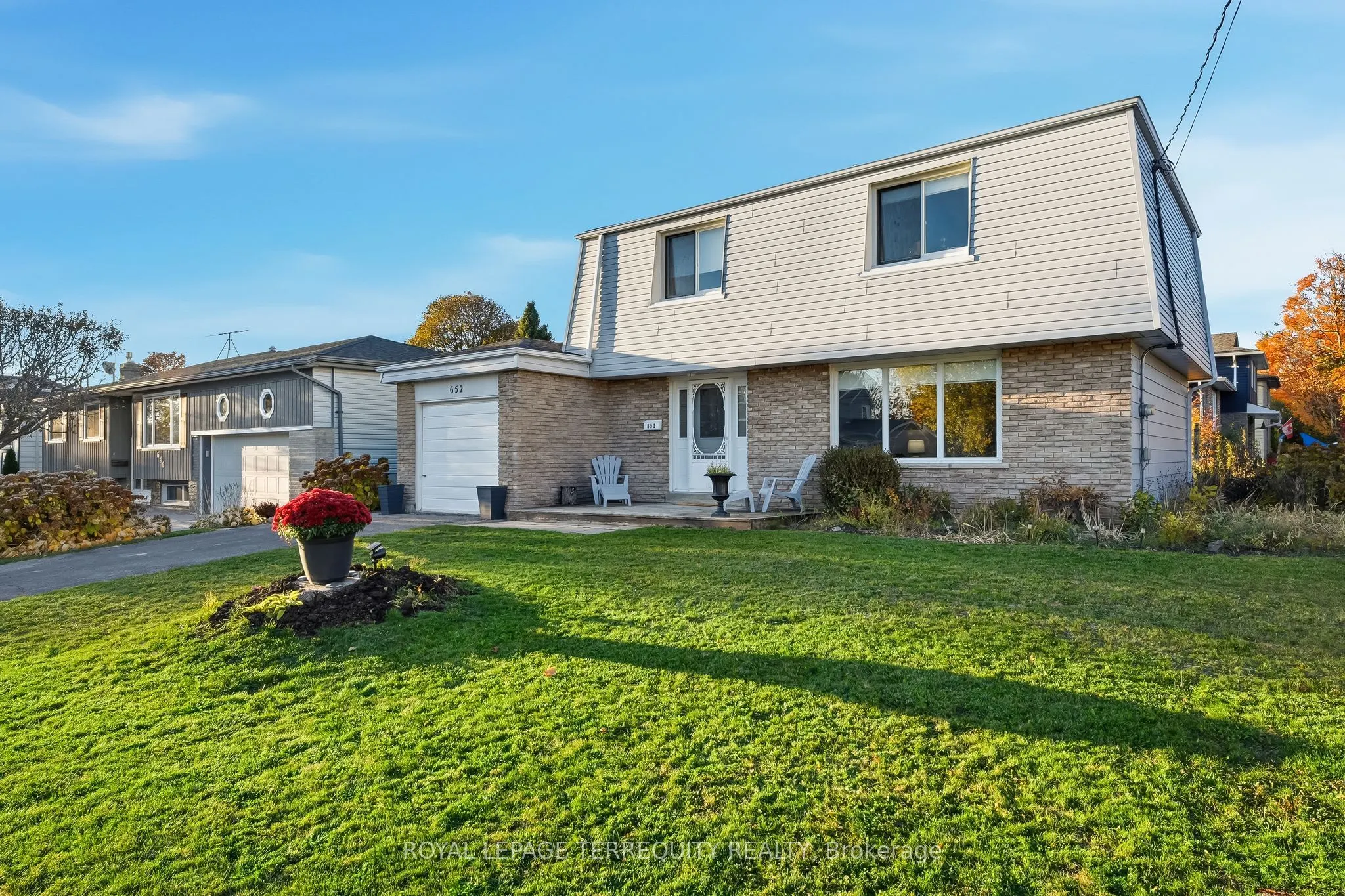 652 Spragge Crescent