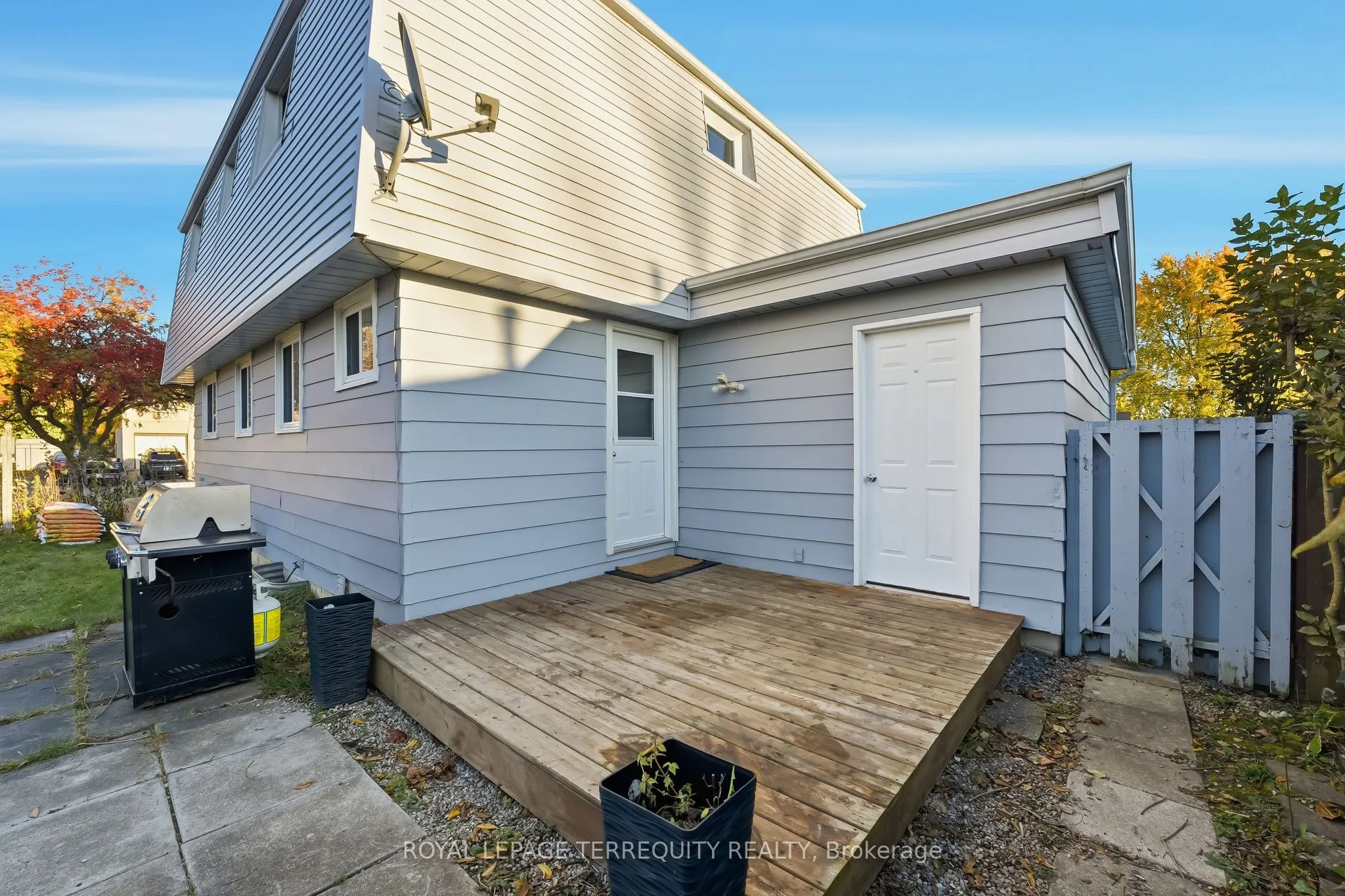 652 Spragge Crescent