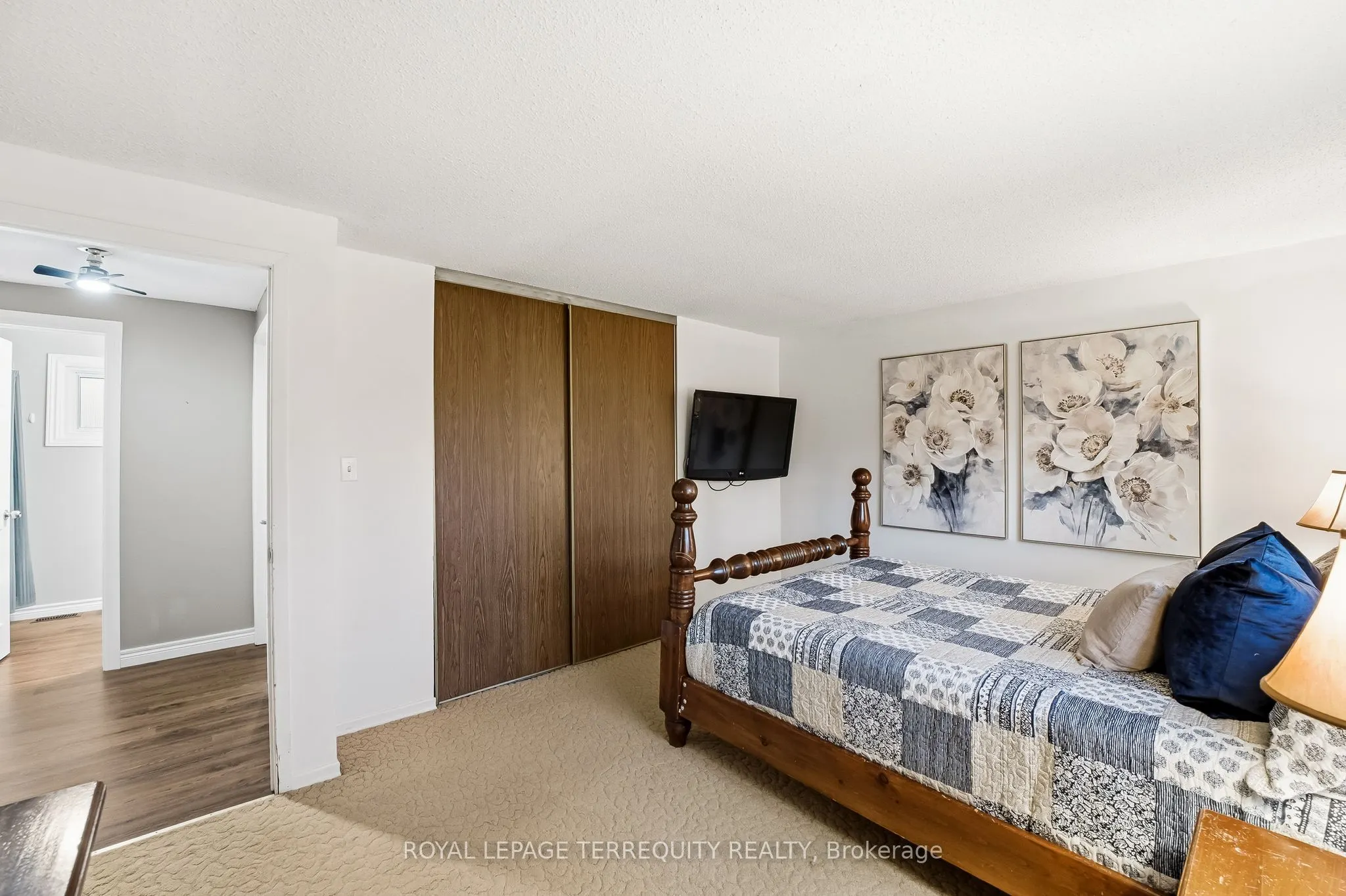 652 Spragge Crescent