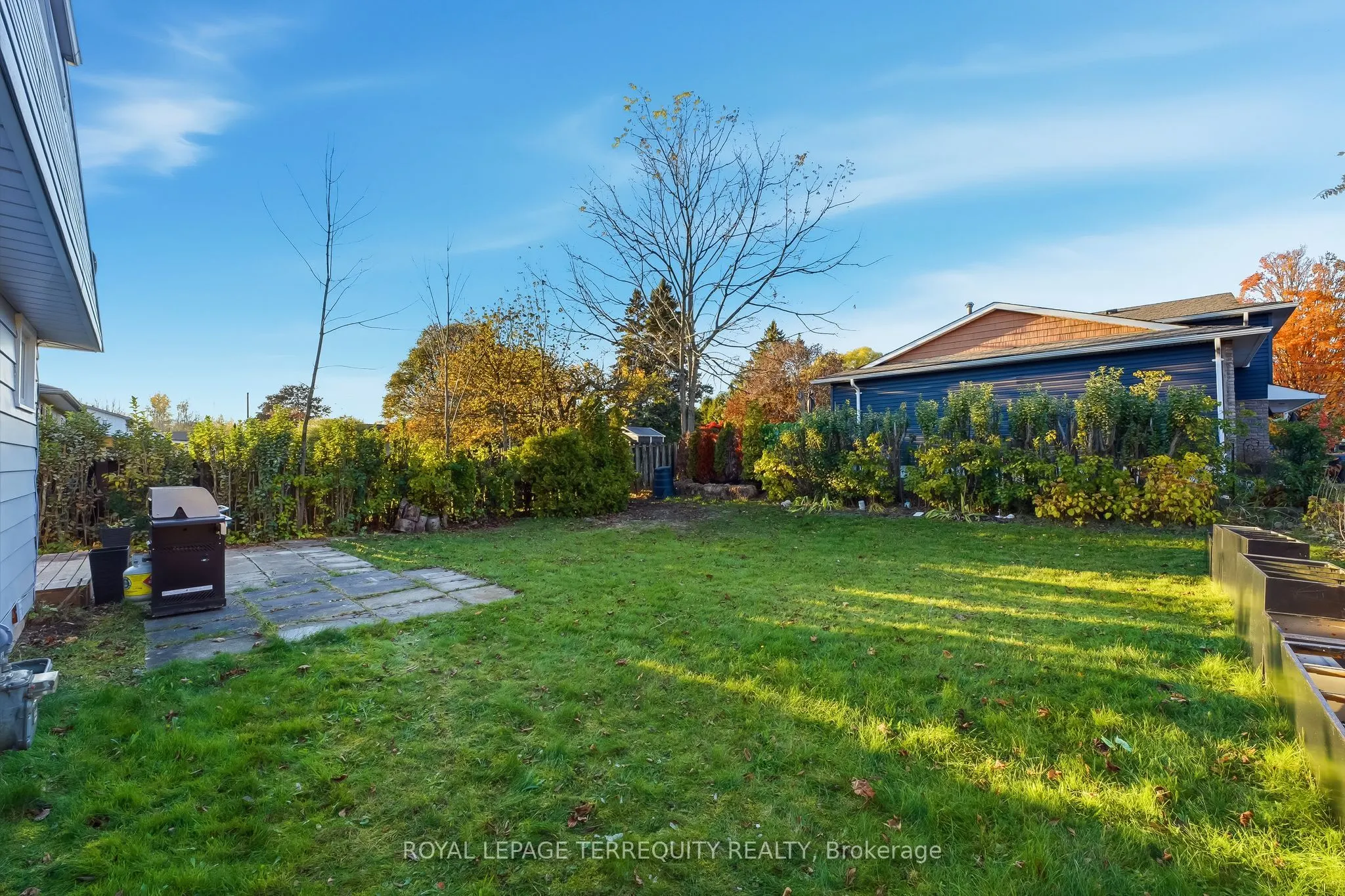 652 Spragge Crescent