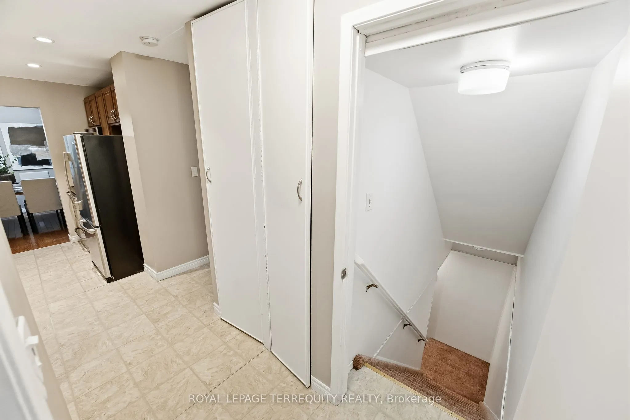 652 Spragge Crescent