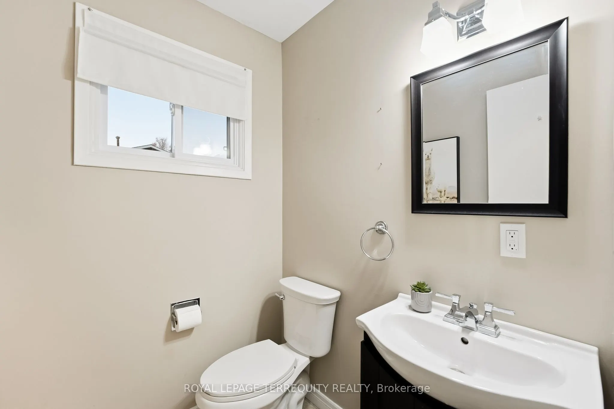 652 Spragge Crescent