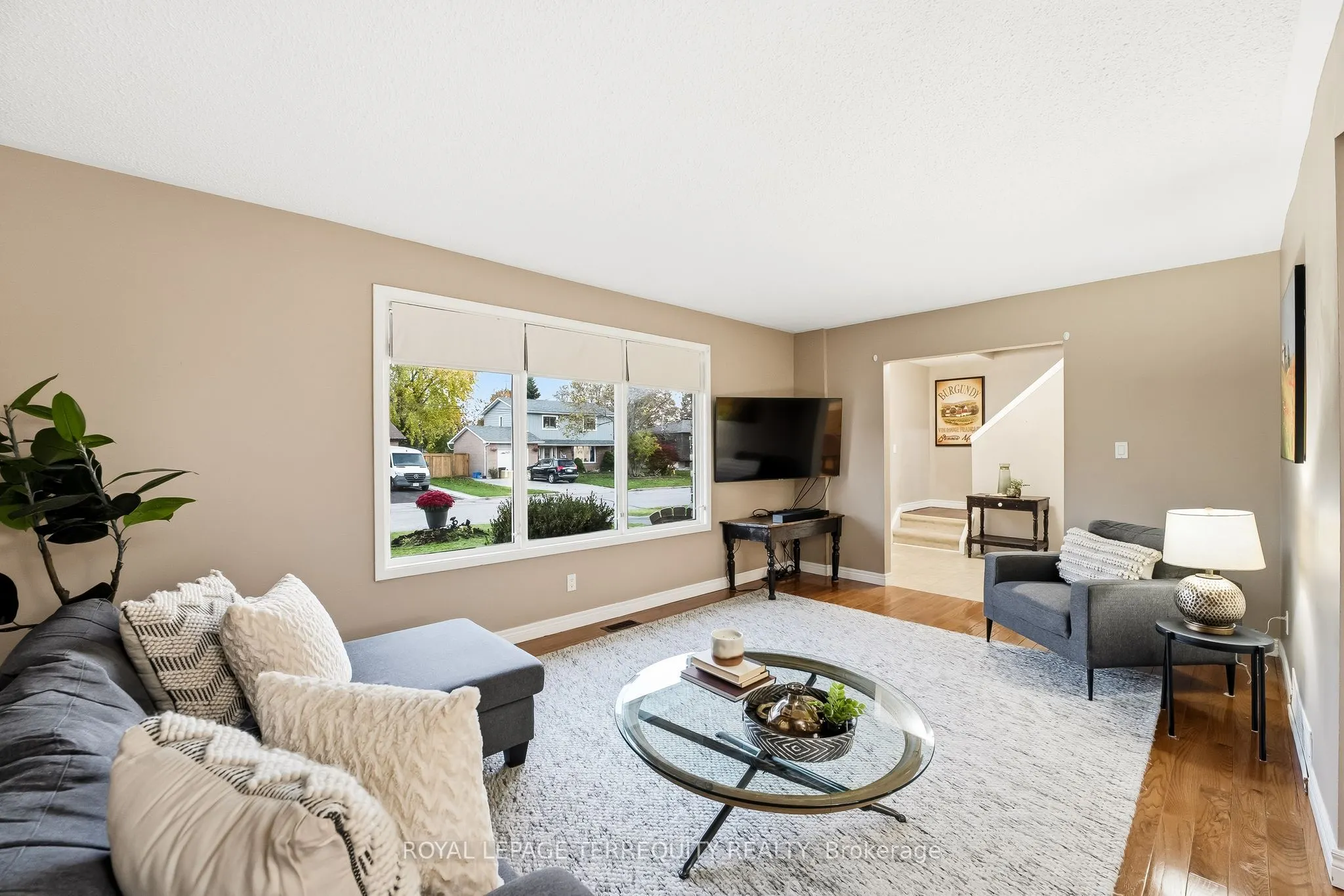 652 Spragge Crescent