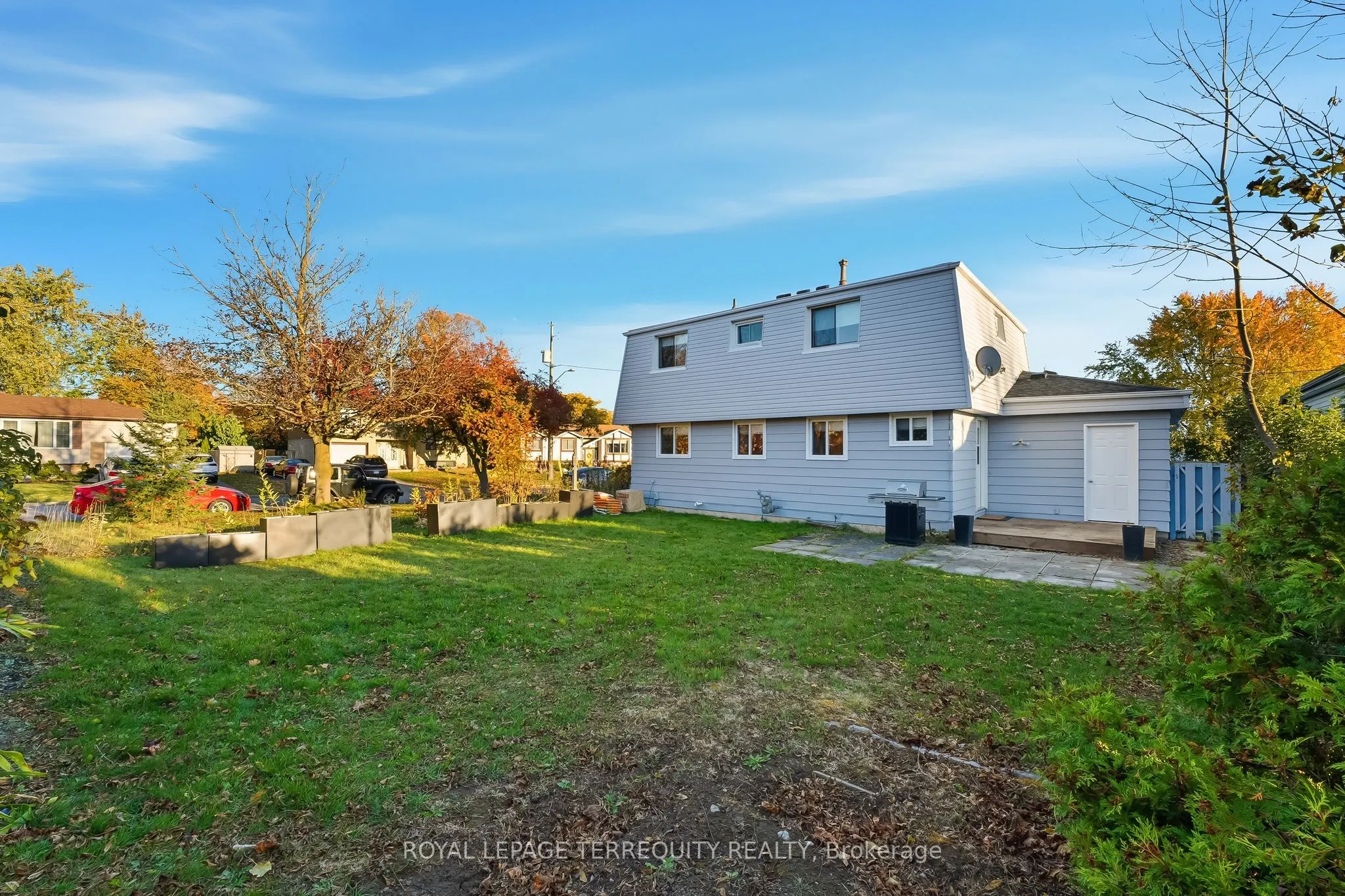 652 Spragge Crescent