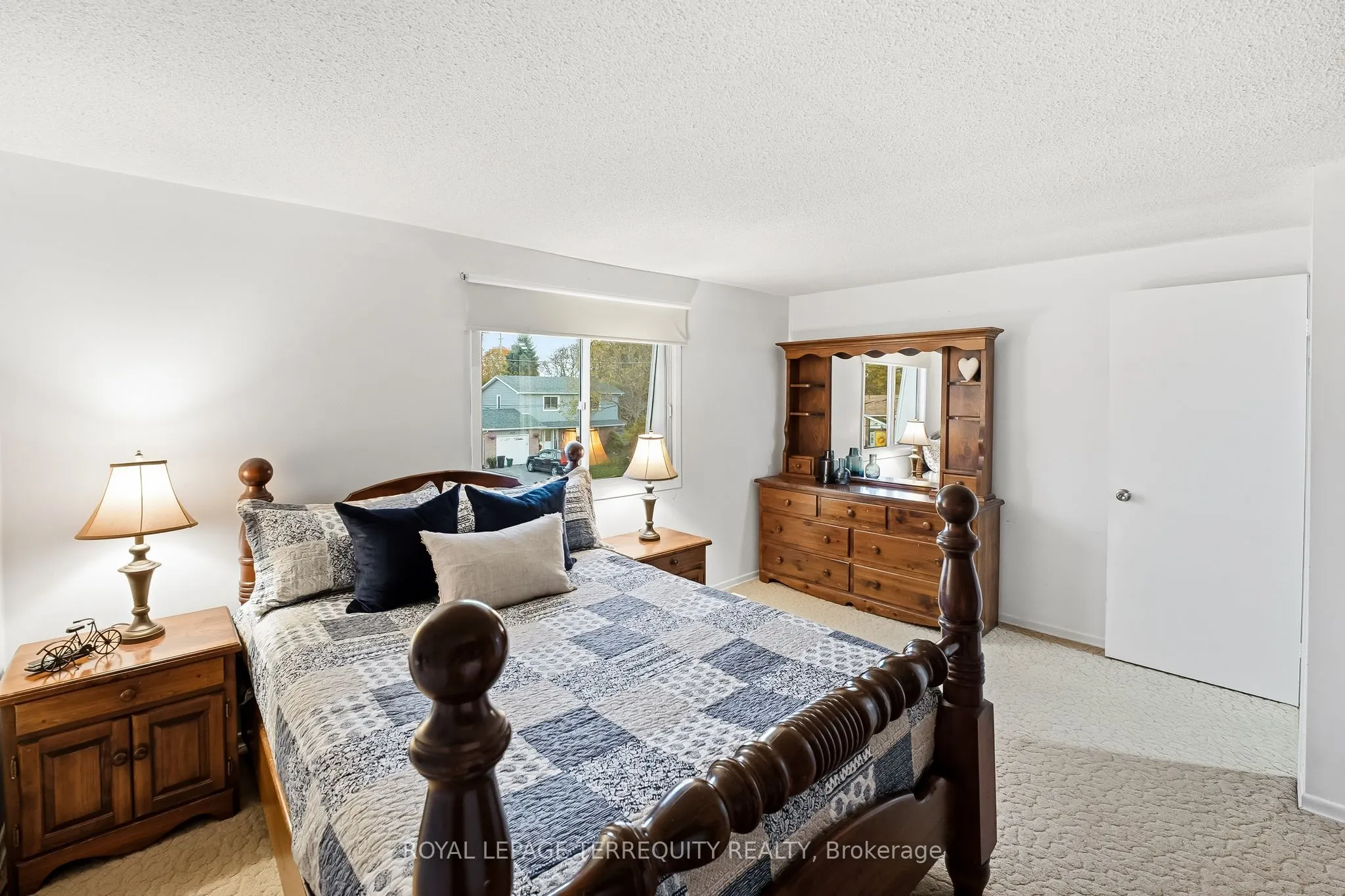 652 Spragge Crescent