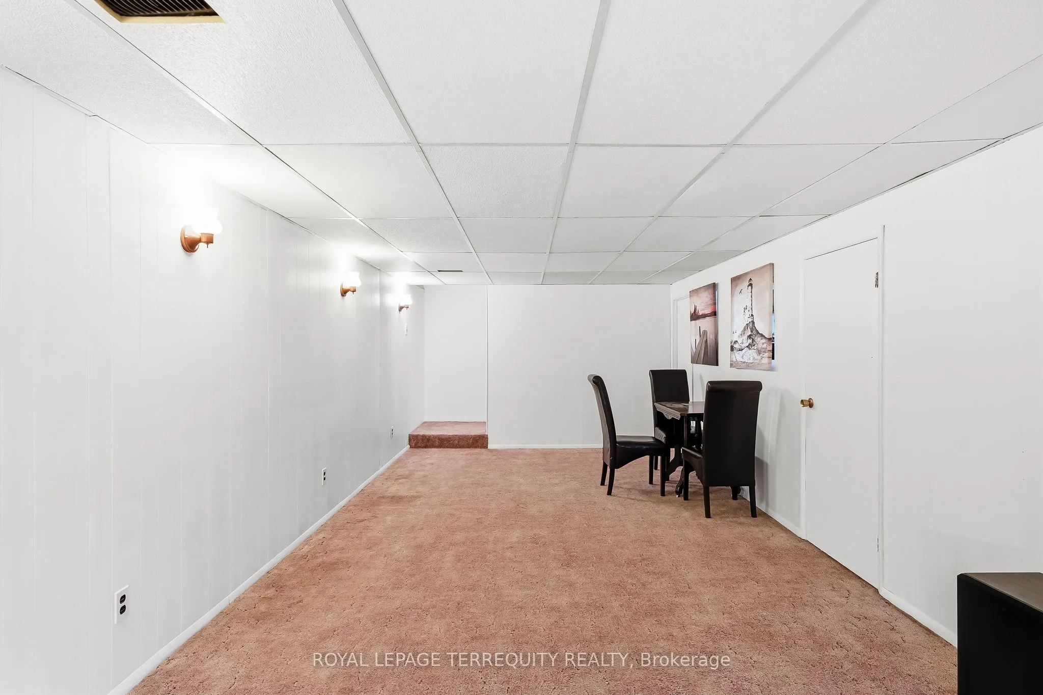 652 Spragge Crescent