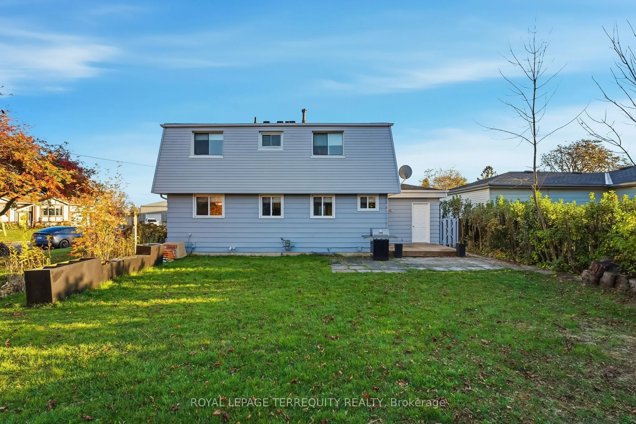 652 Spragge Crescent