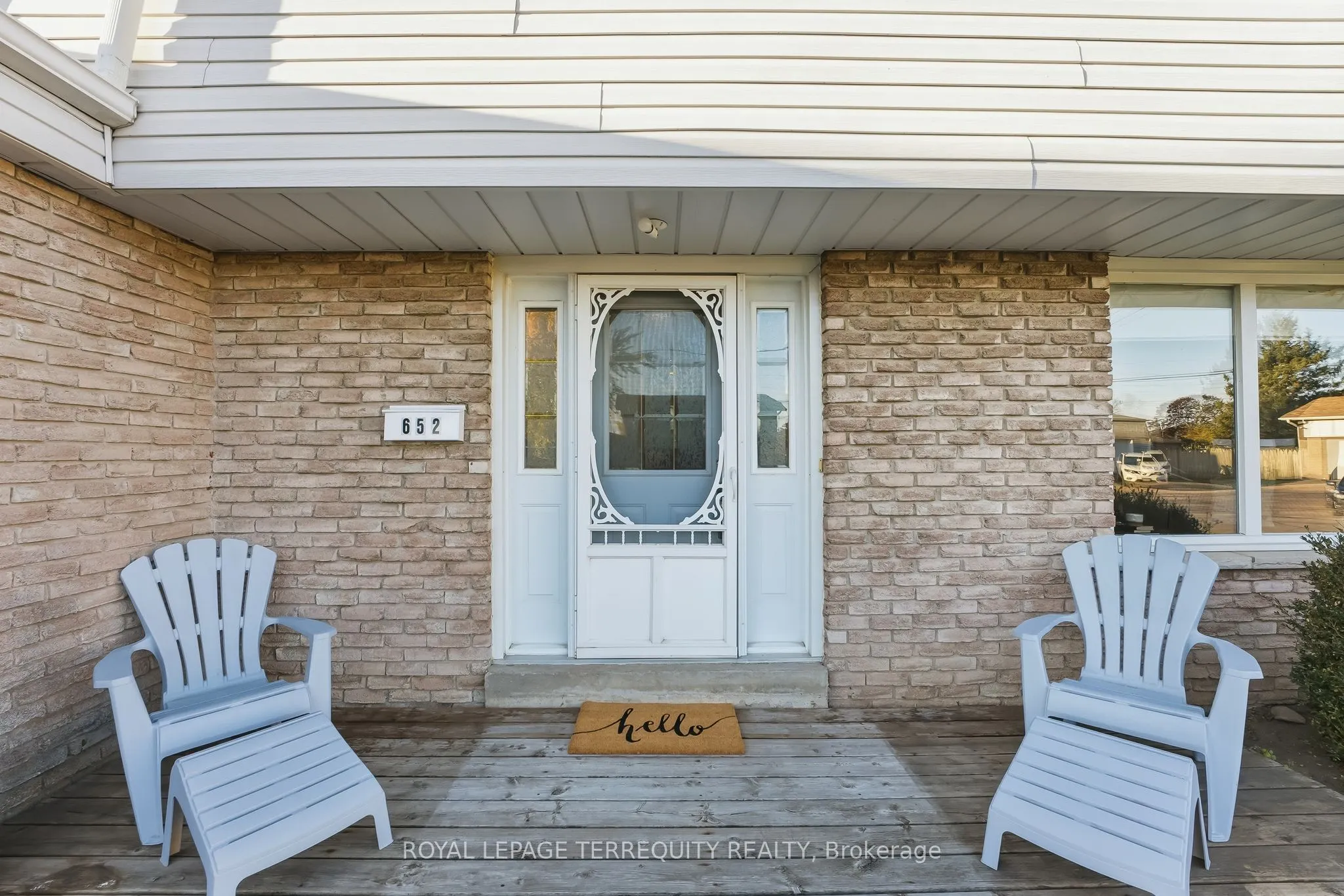 652 Spragge Crescent