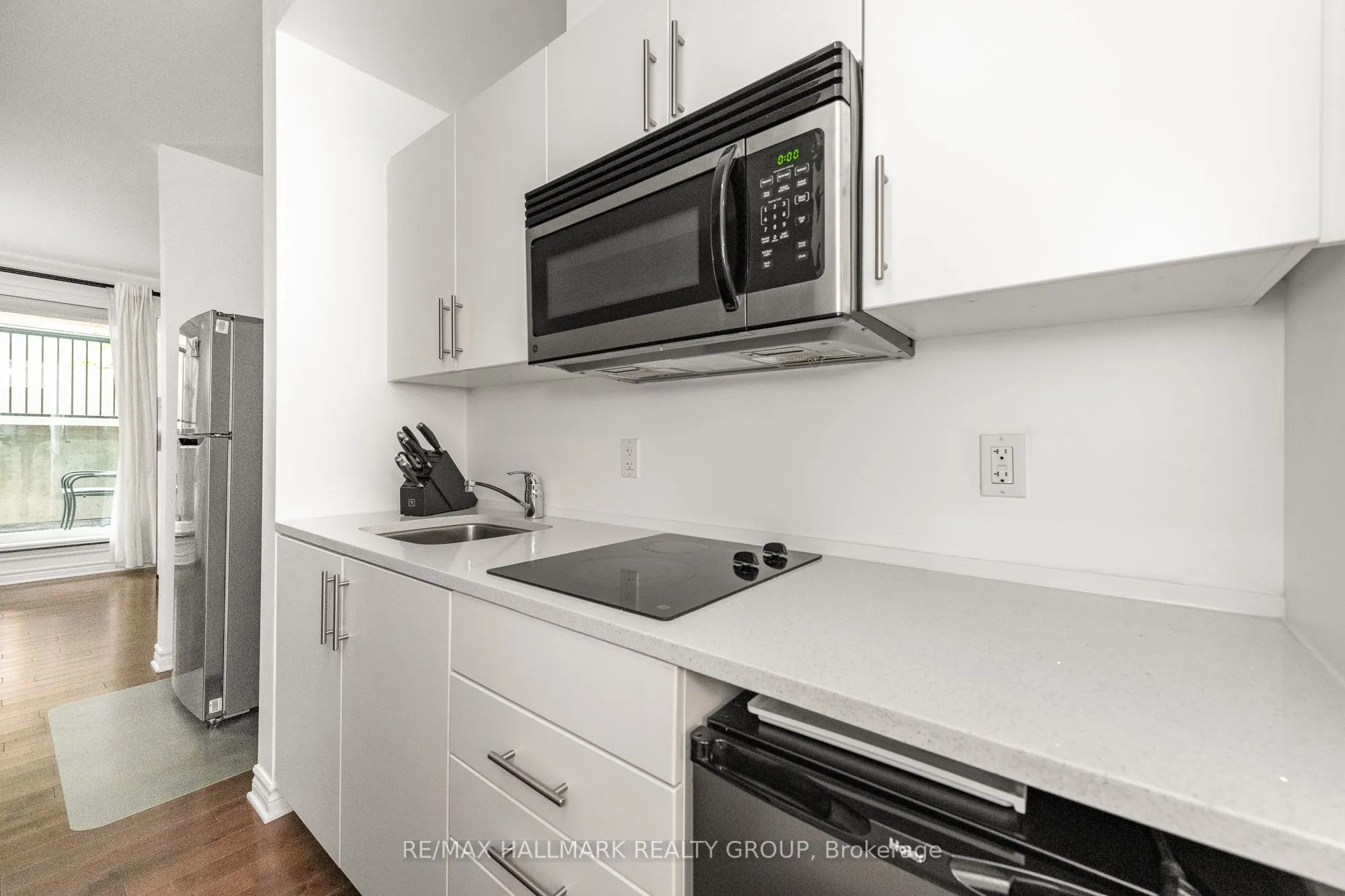 429 Kent Street, #103