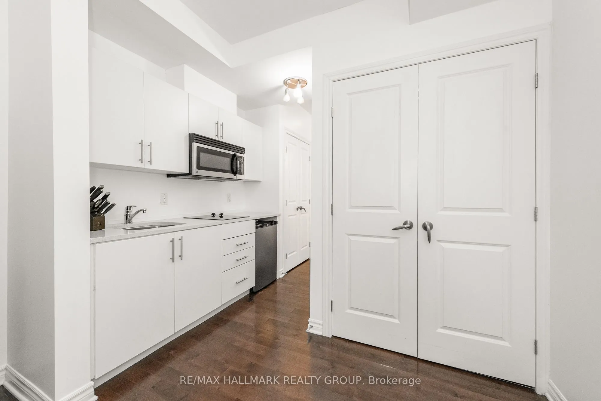 429 Kent Street, #103