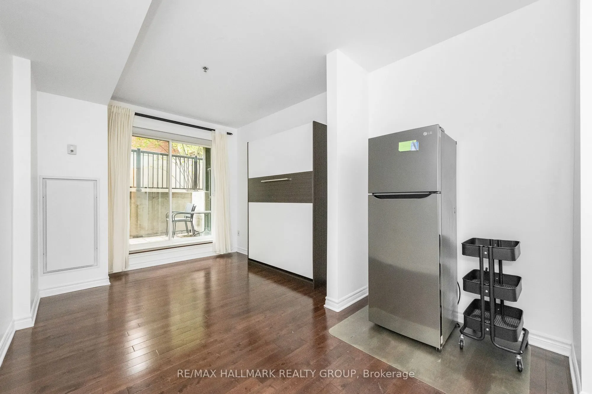 429 Kent Street, #103