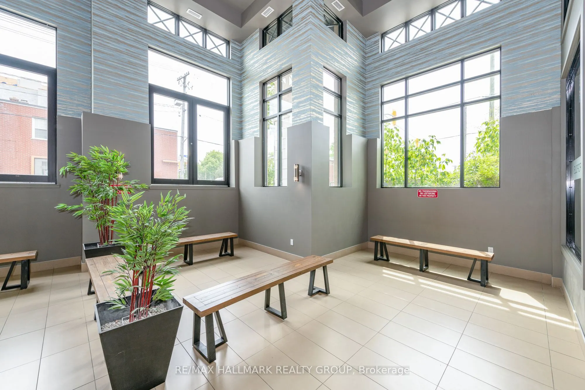 429 Kent Street, #103