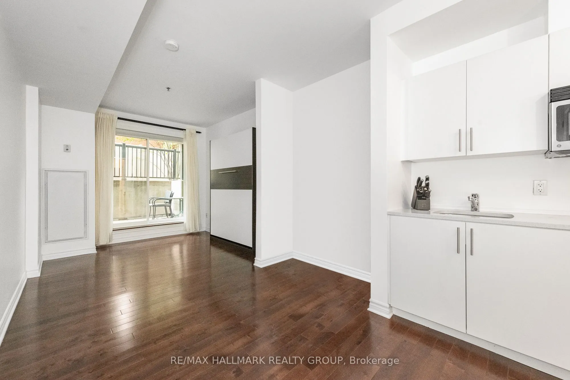 429 Kent Street, #103