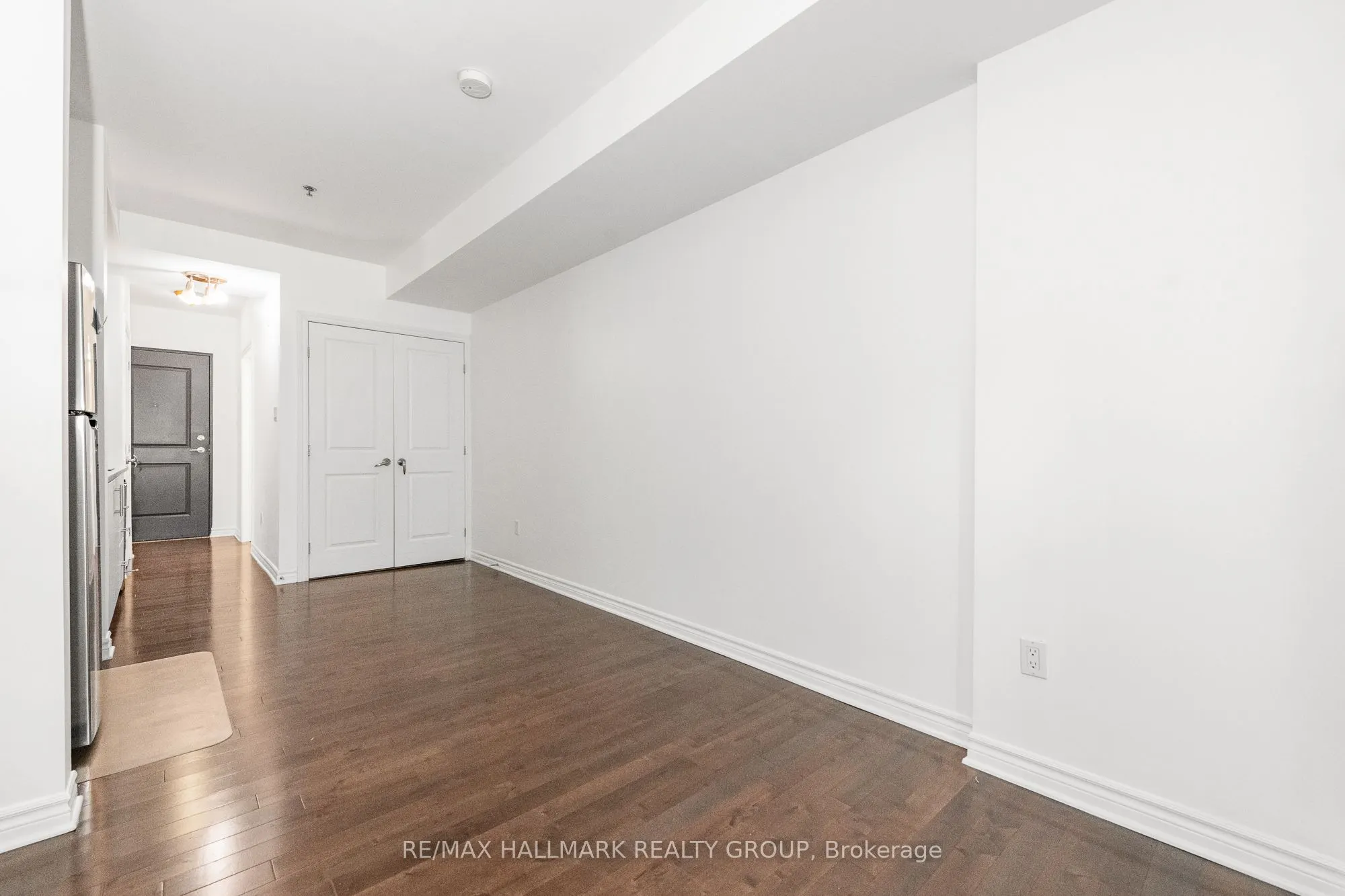 429 Kent Street, #103