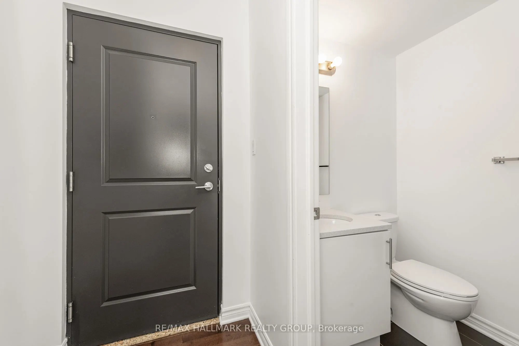 429 Kent Street, #103