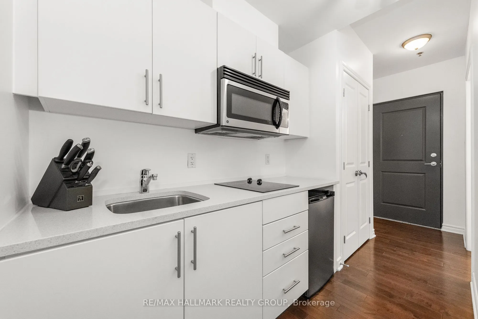 429 Kent Street, #103