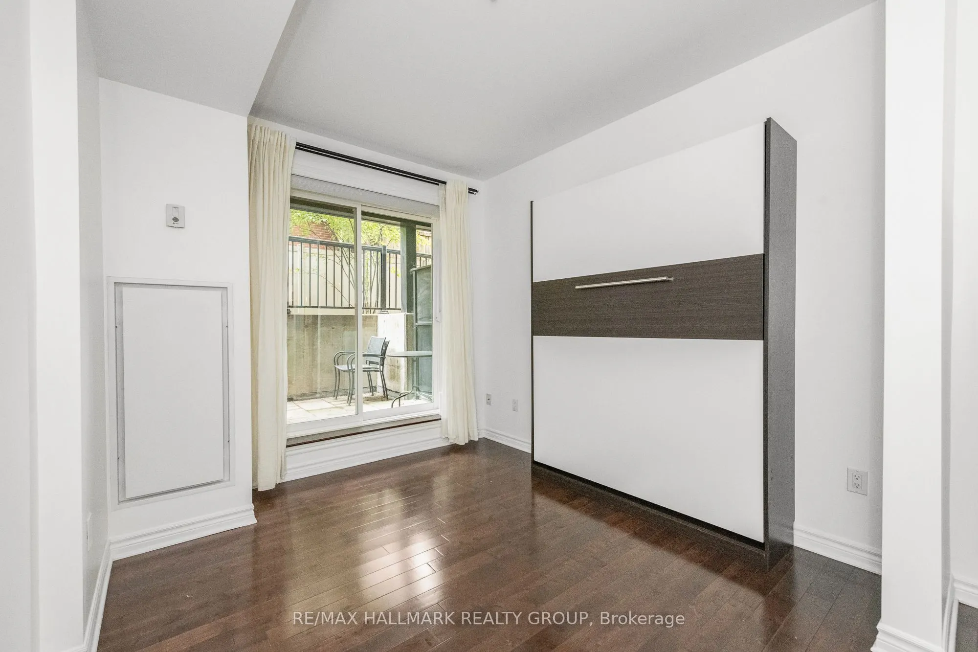 429 Kent Street, #103