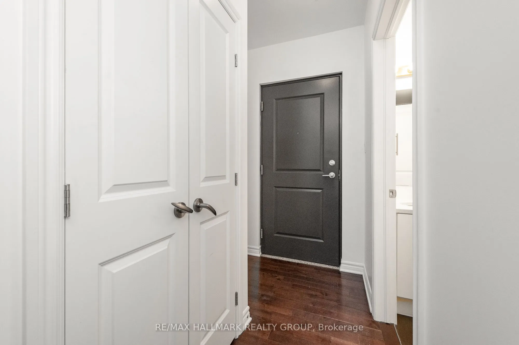 429 Kent Street, #103