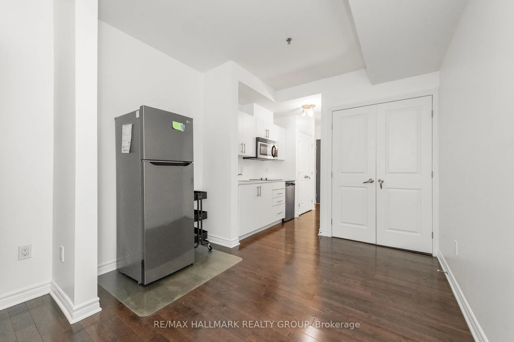 429 Kent Street, #103