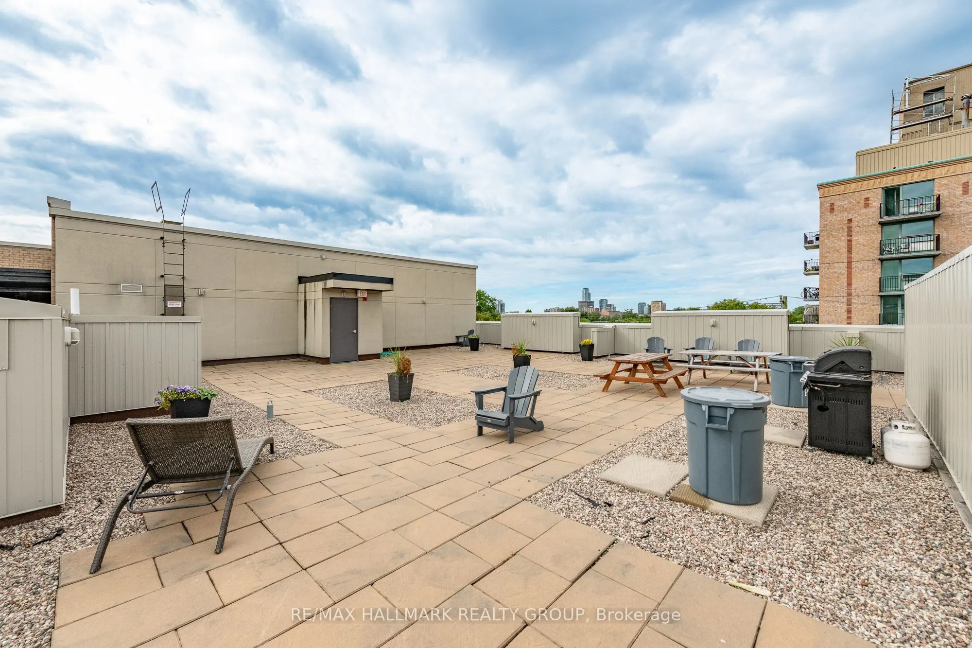 429 Kent Street, #103