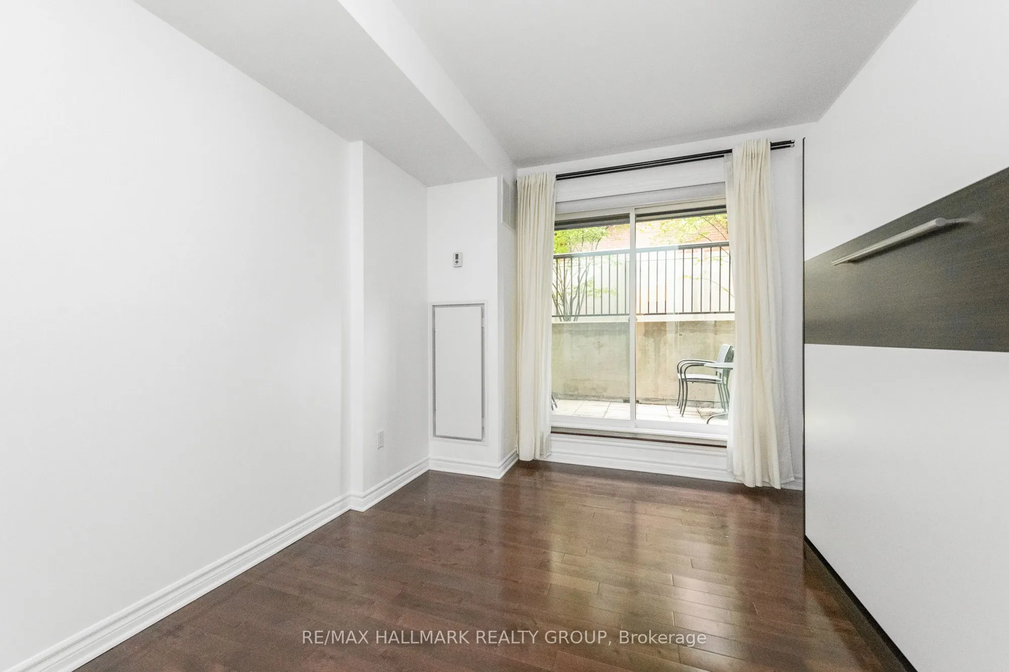 429 Kent Street, #103