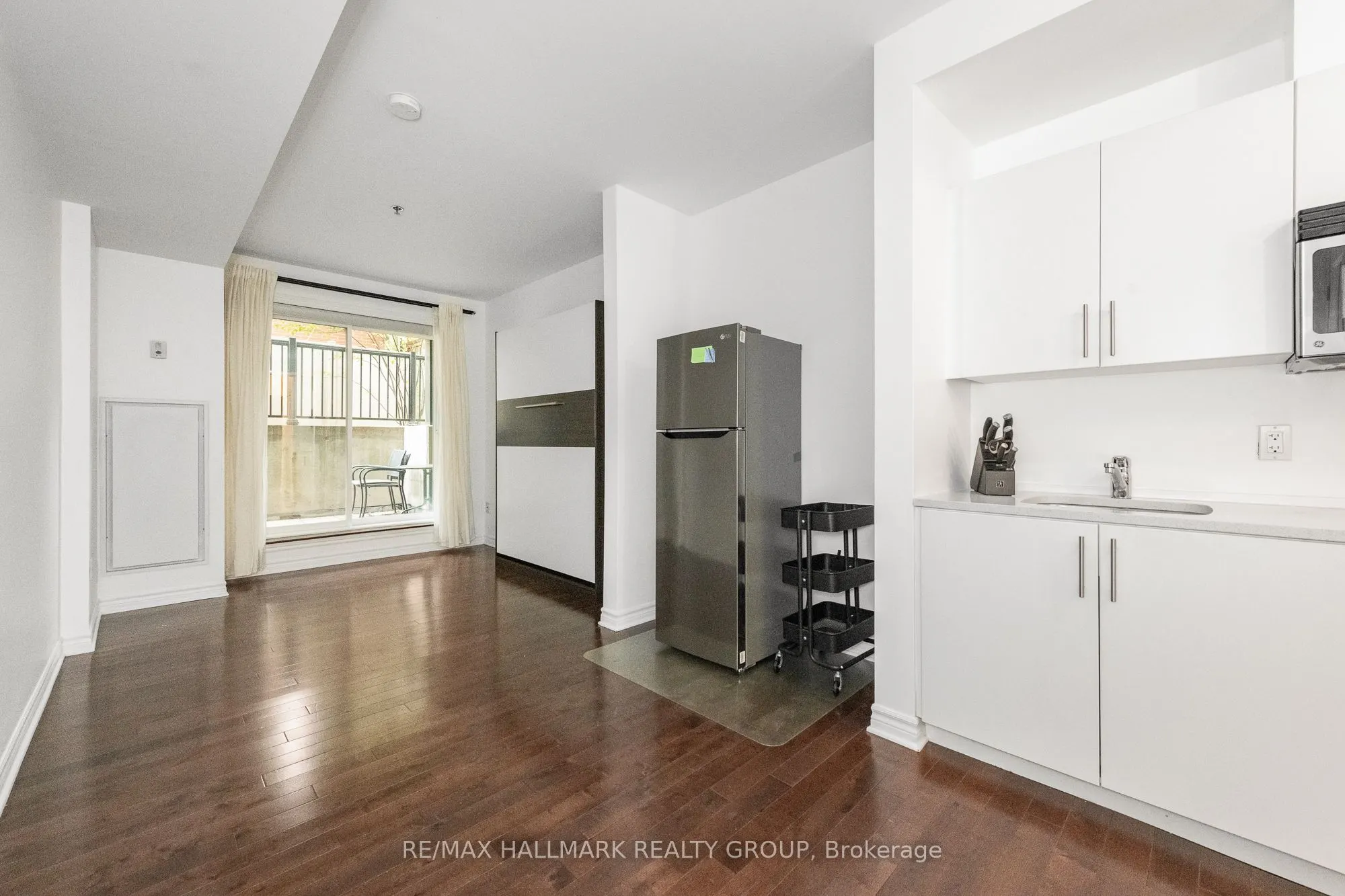 429 Kent Street, #103