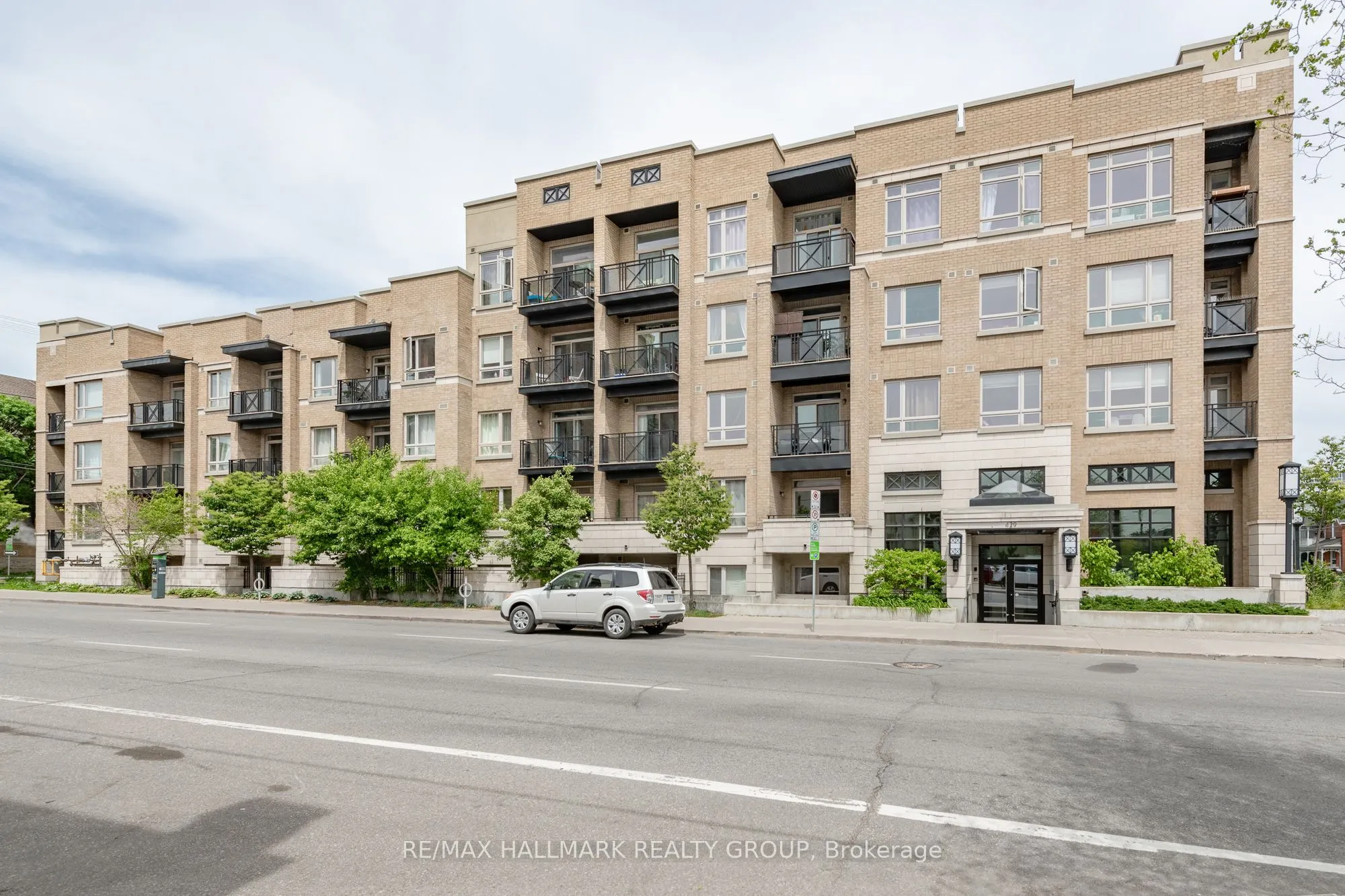 429 Kent Street, #103