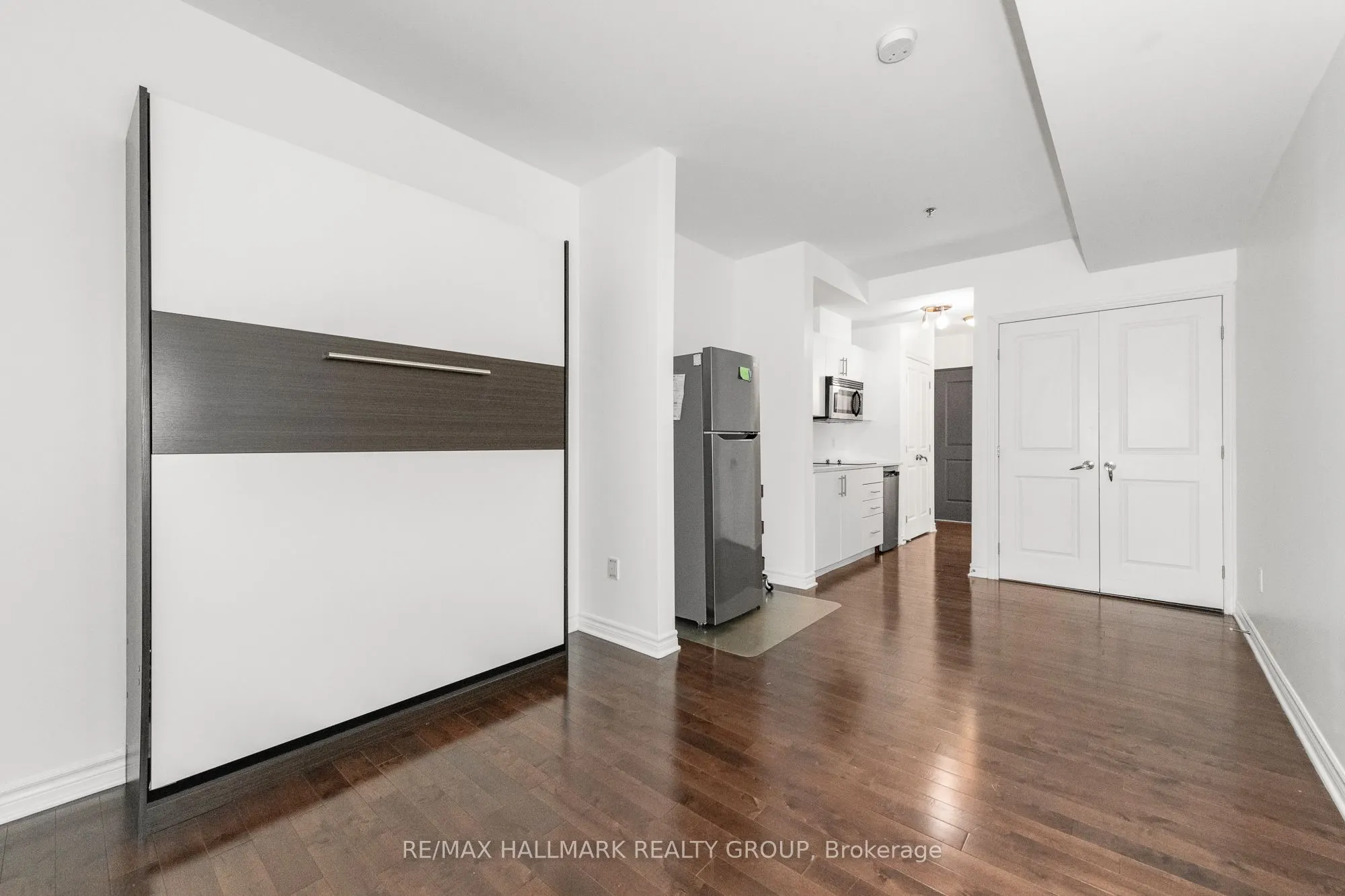 429 Kent Street, #103