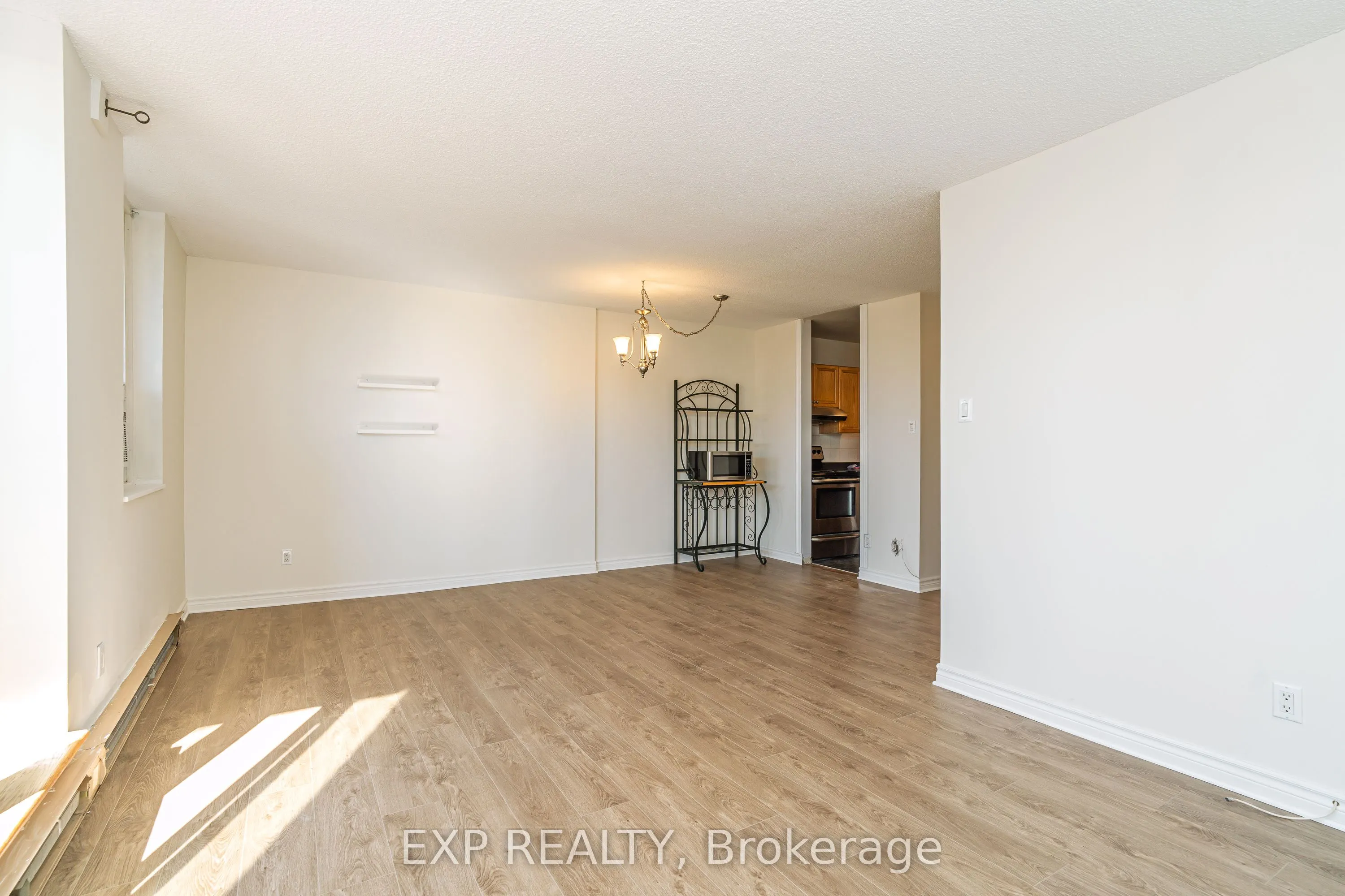 2000 Jasmine Crescent, #415