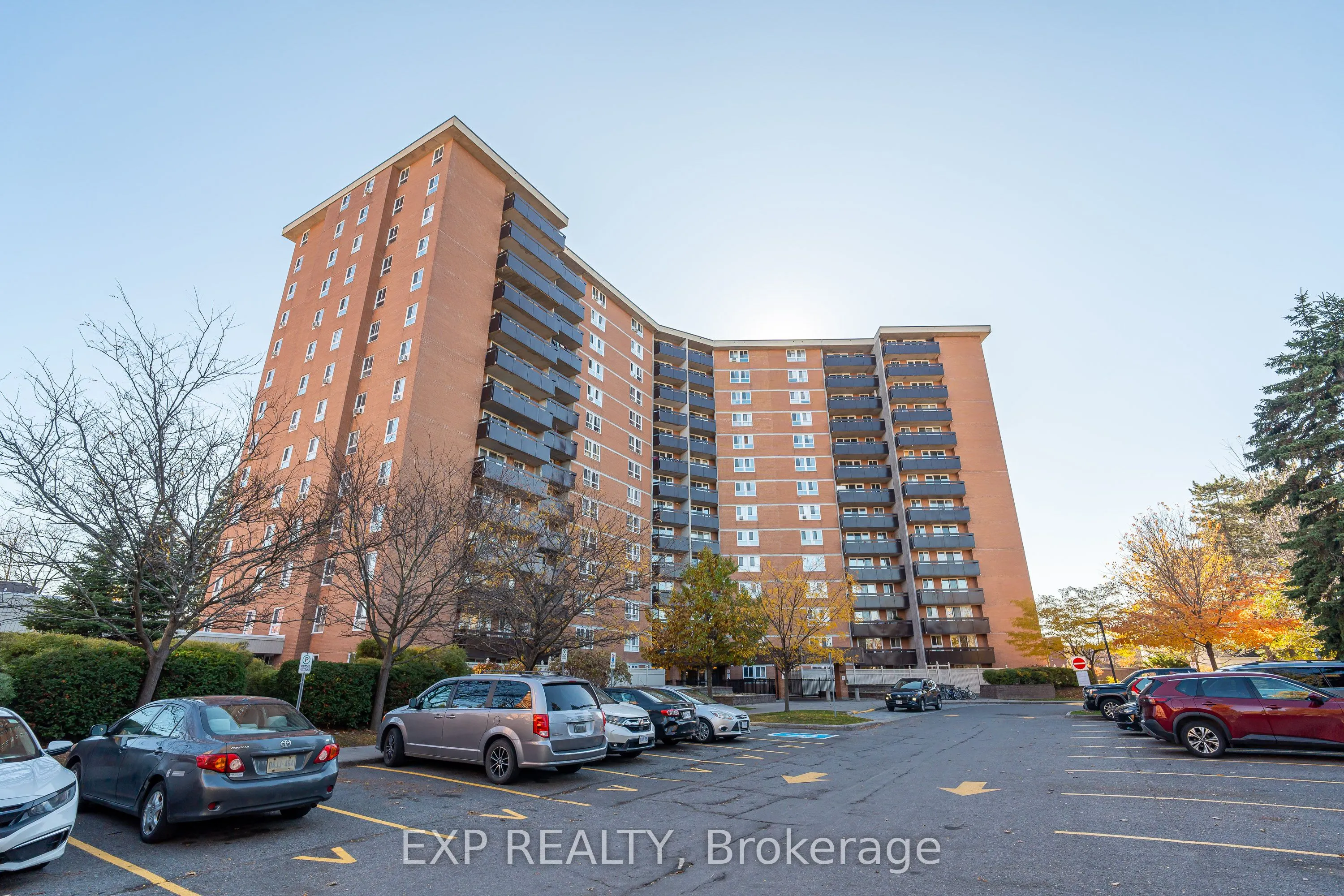 2000 Jasmine Crescent, #415