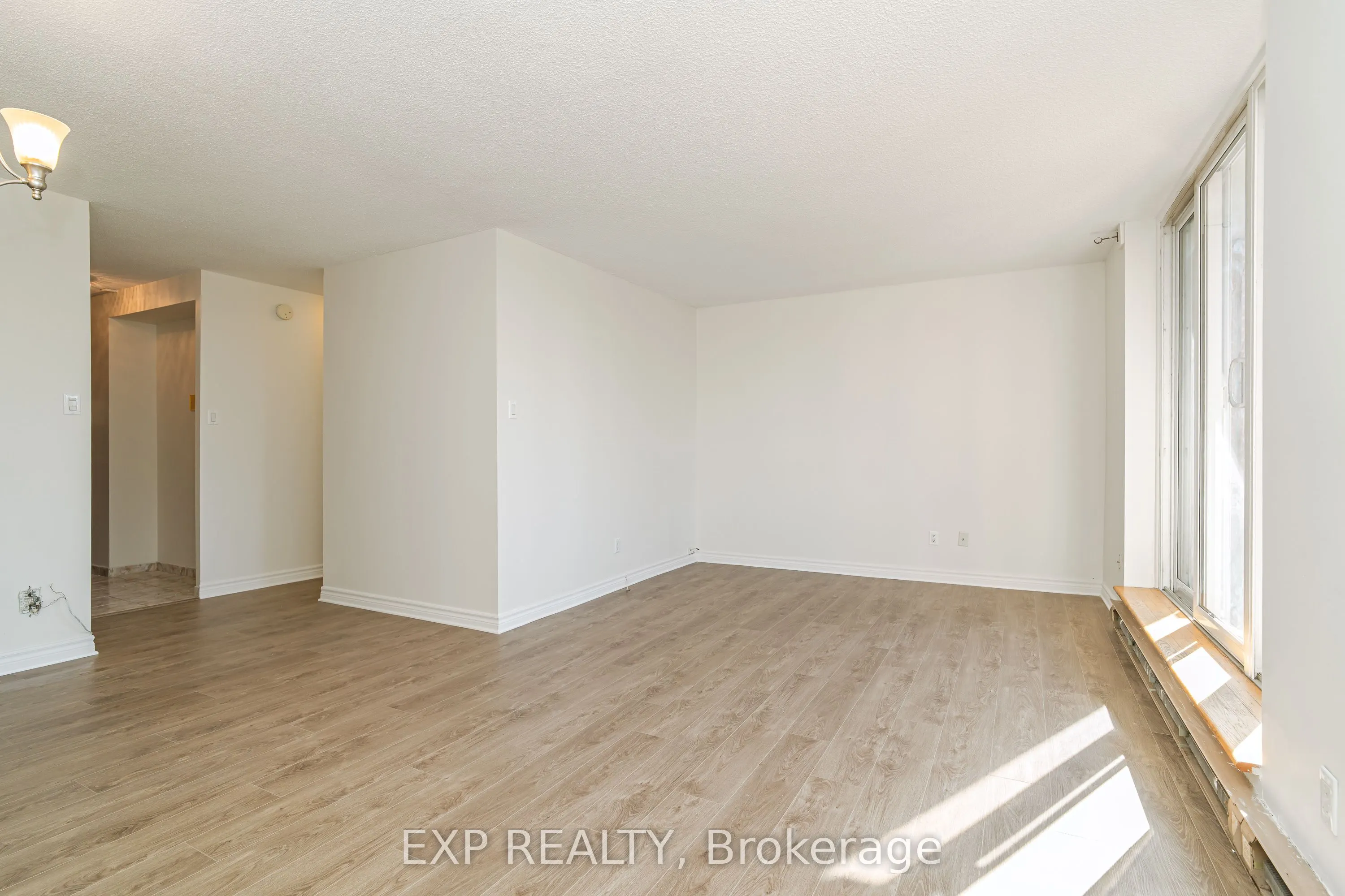 2000 Jasmine Crescent, #415