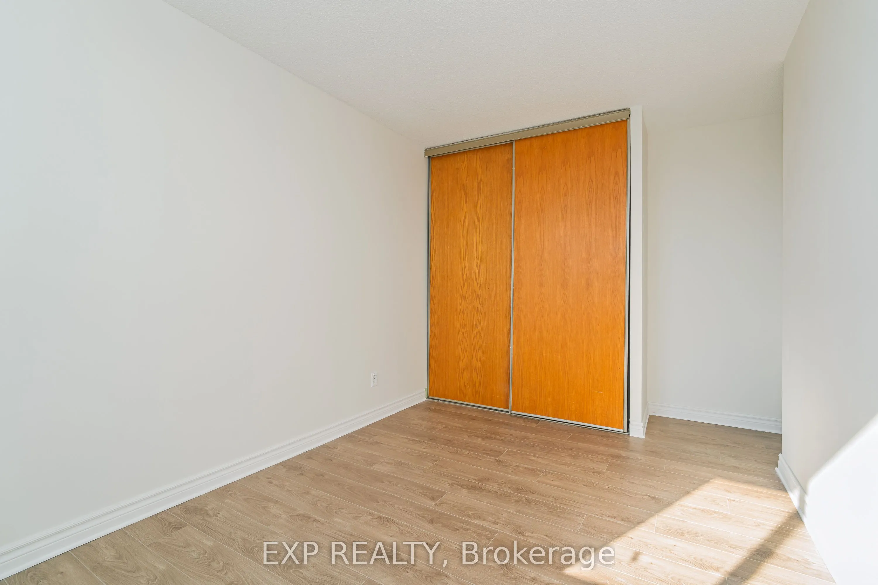 2000 Jasmine Crescent, #415