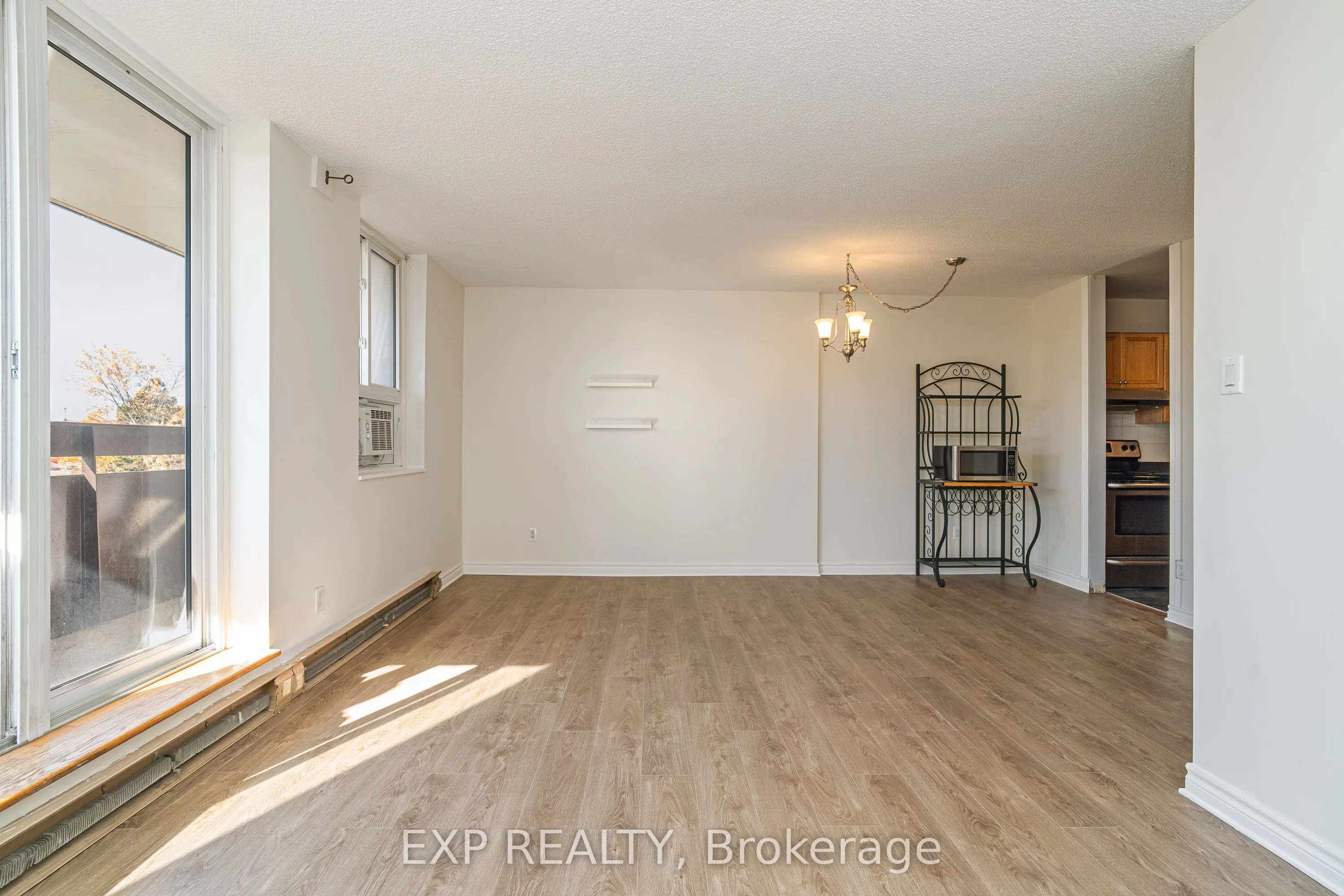 2000 Jasmine Crescent, #415