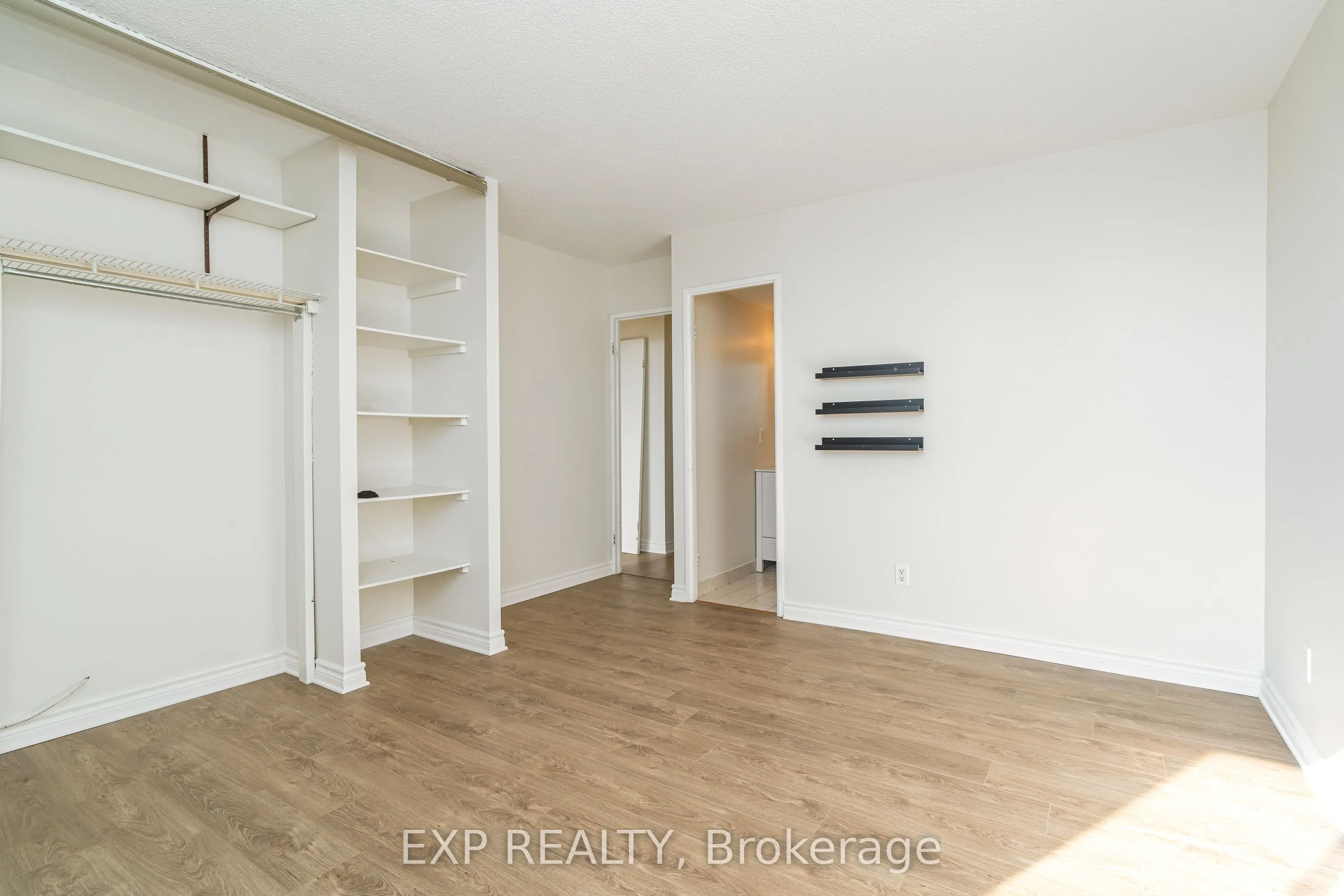 2000 Jasmine Crescent, #415