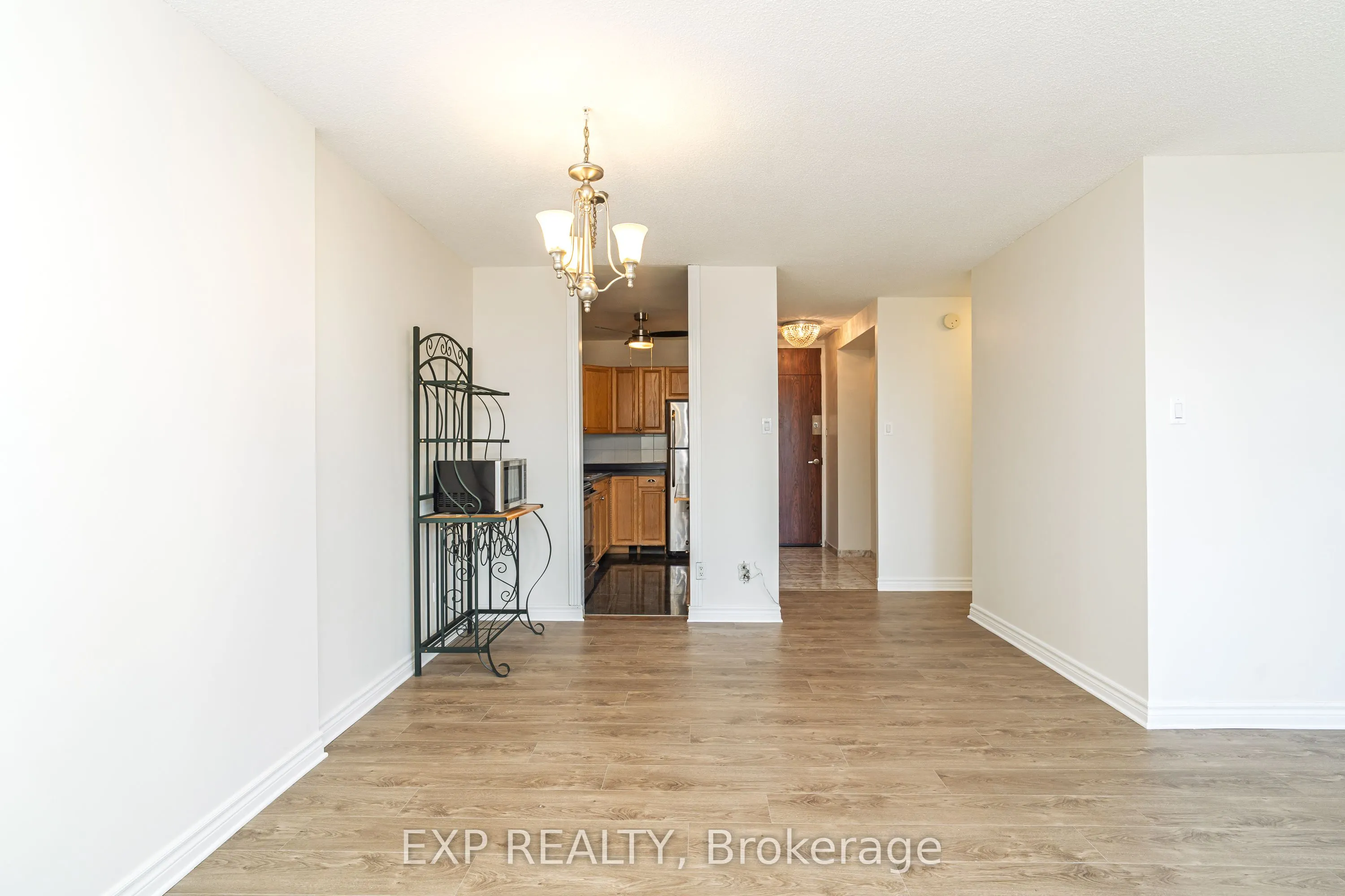 2000 Jasmine Crescent, #415